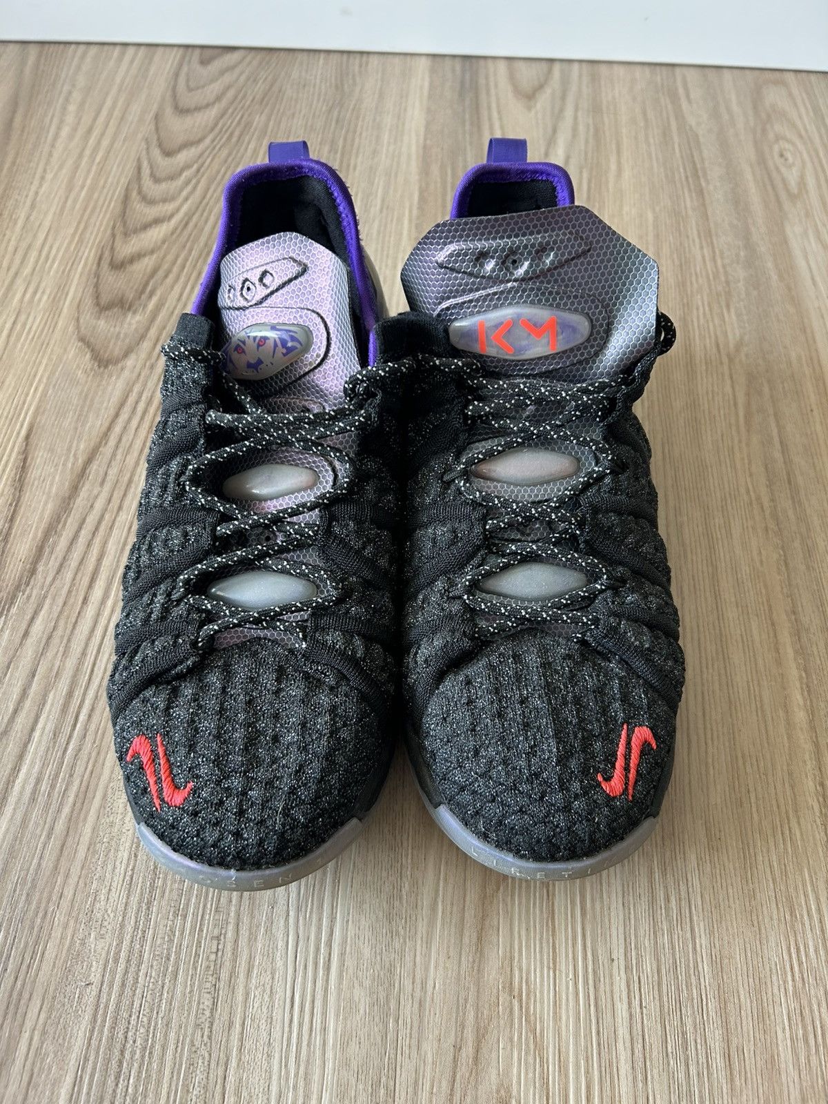 Nike Nike Lebron 18 Low Cosmic Court Size US 6.5 / EU 39-40 - 2 Thumbnail