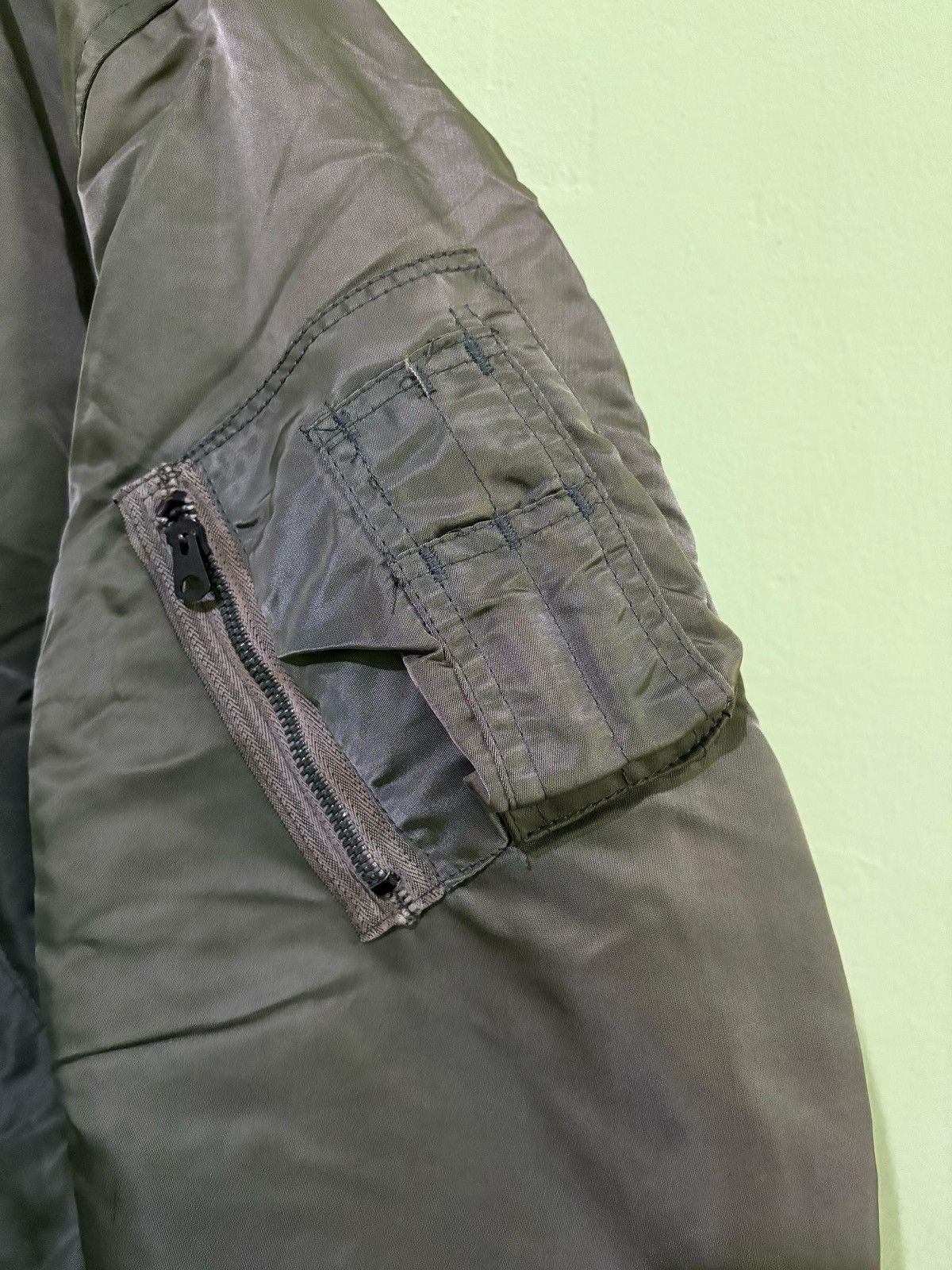 Avirex Vintage 90’s Avirex MA-1 Bomber Jacket Flight Jacket Design Size US L / EU 52-54 / 3 - 11 Thumbnail