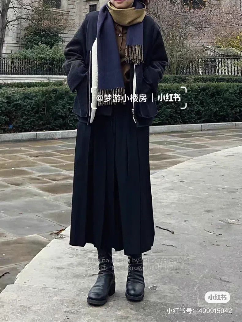Comme des Garcons Comme Des Garcons Versatile pleated skirt Size S / US 4 / IT 40 - 1 Thumbnail