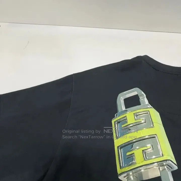 Givenchy GIVENCHY Lock Pattern Men's Short-Sleeve T-Shirt. Size US S / EU 44-46 / 1 - 9 Thumbnail