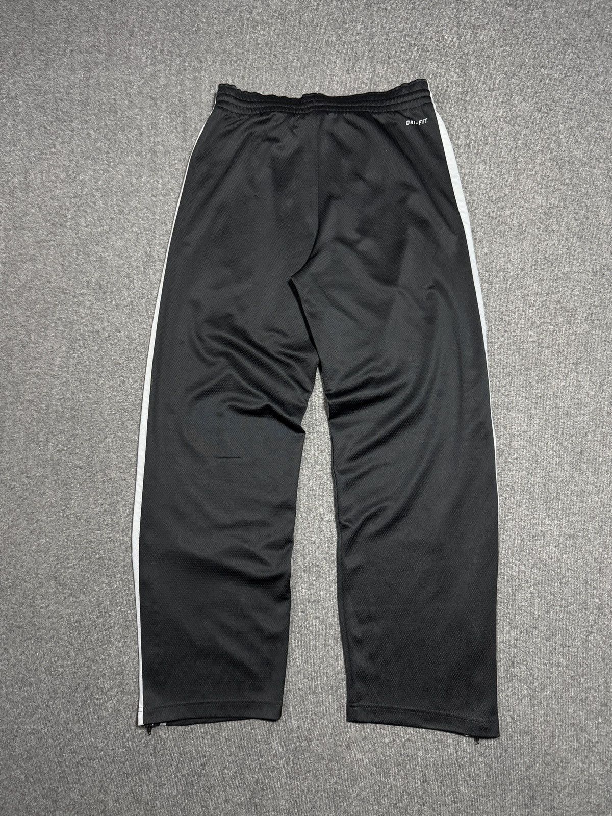 Nike Nike Track Pants Black Size S baggy dri-fit Size US 30 / EU 46 - 8 Thumbnail