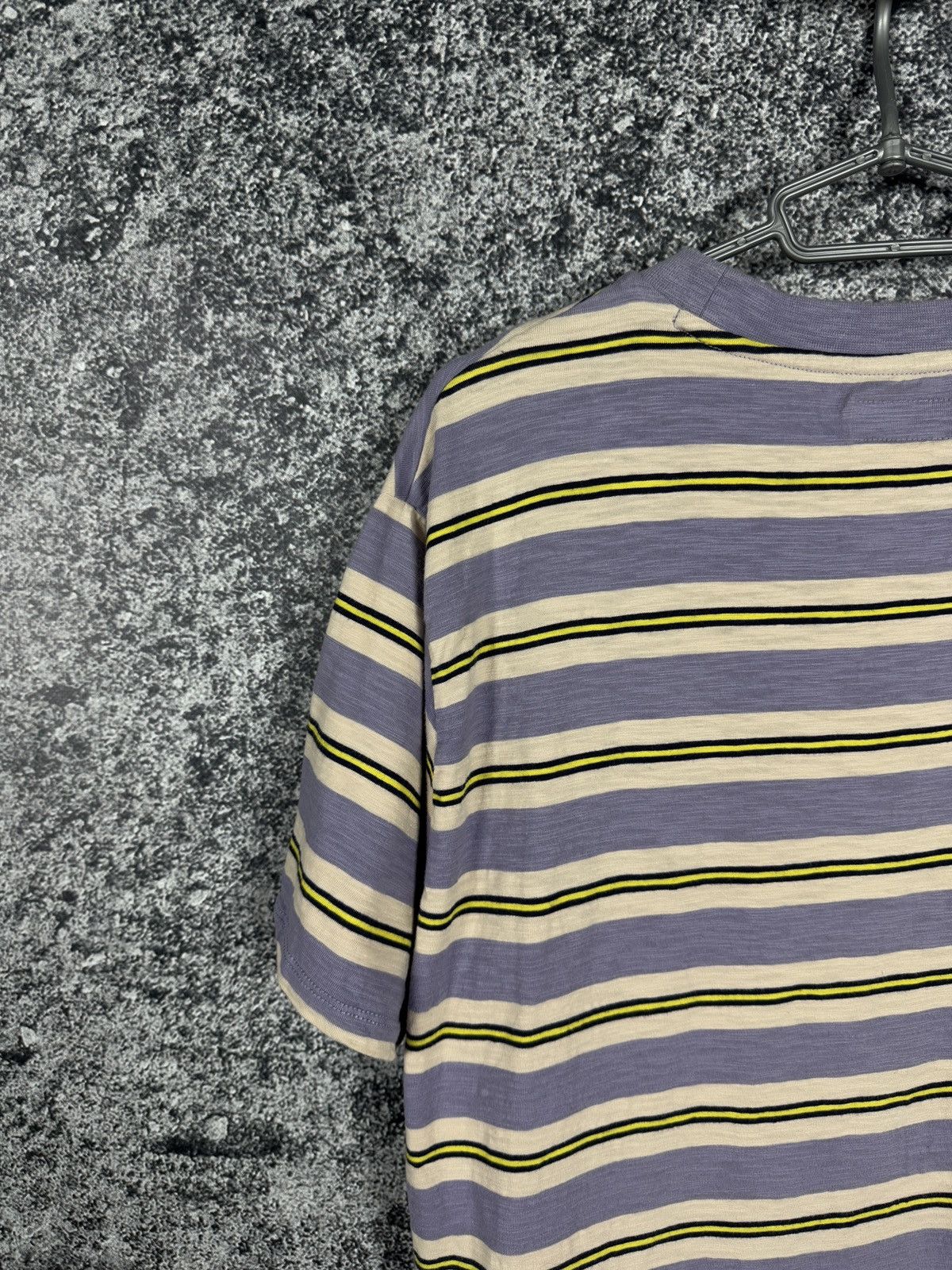 Guess Guess Los Angeles Striped T-Shirt Originals Vintage Size L Size US L / EU 52-54 / 3 - 11 Thumbnail