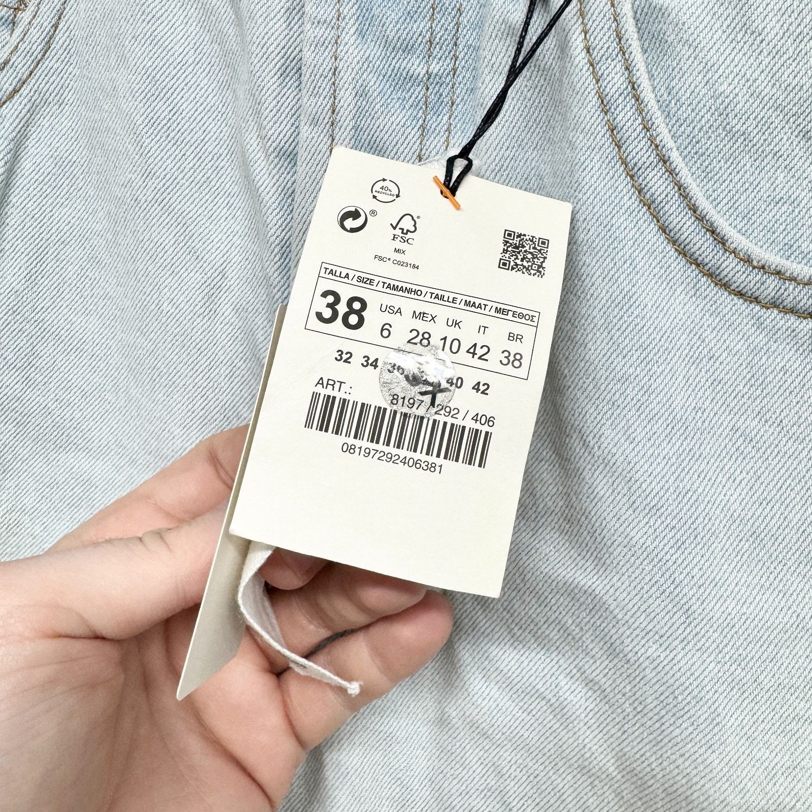 Zara Zara Shorts SZ 6 Hi-Rise Hot Pant Light Denim Cuffed NWT Size 28" / US 6 / IT 42 - 4 Thumbnail