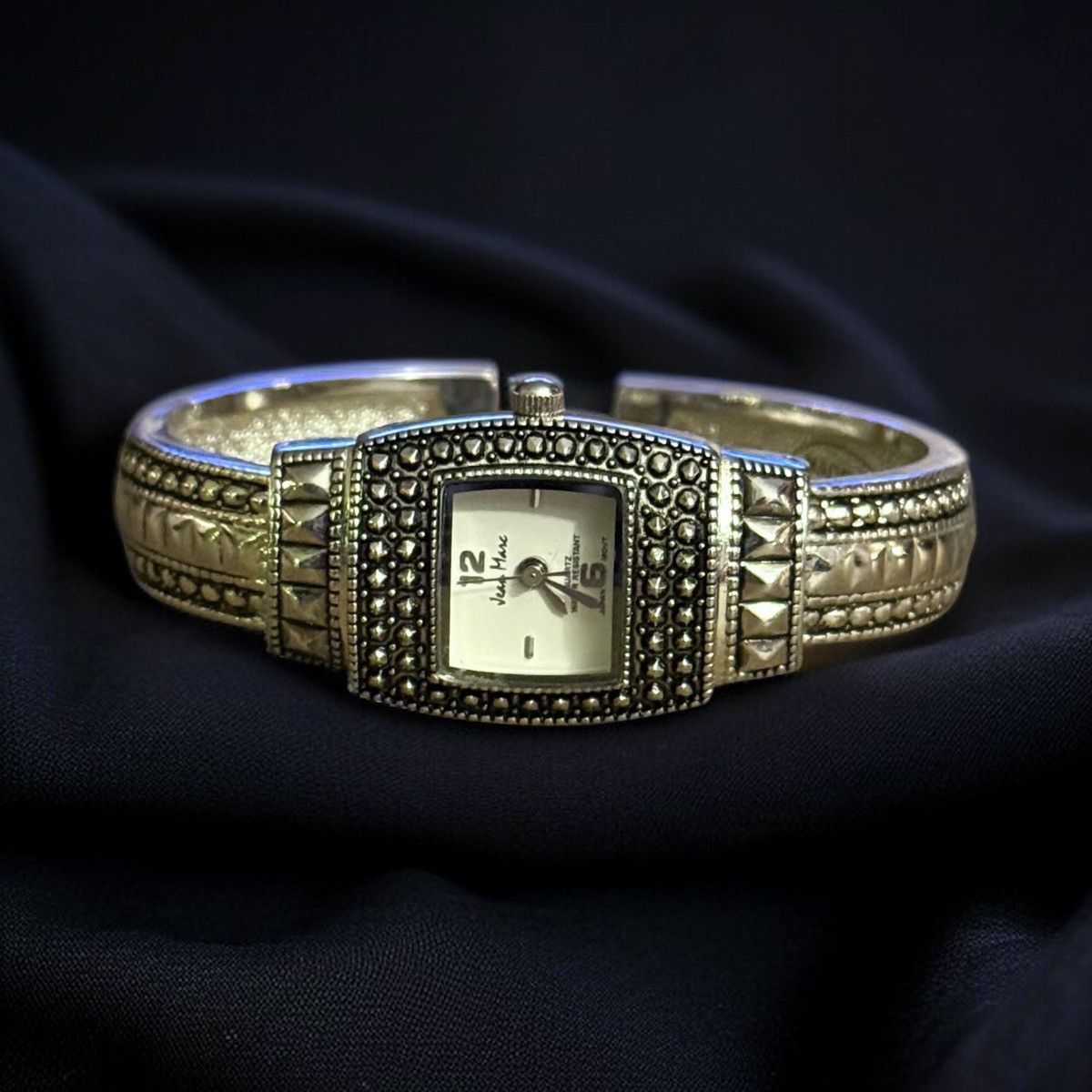 Other Jean Marc silver tone hinged cuff bangle watch Size ONE SIZE - 1 Thumbnail