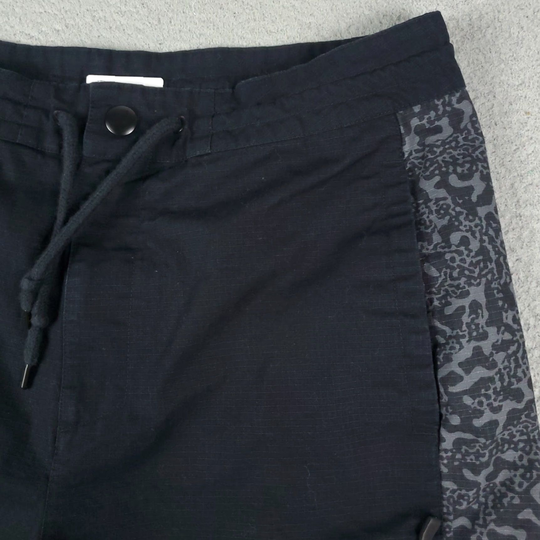 Nike Nike Shorts Mens Large Black Lace Tie Pocket Zip Casual Flat Front Athletic Size US 33 - 3 Thumbnail
