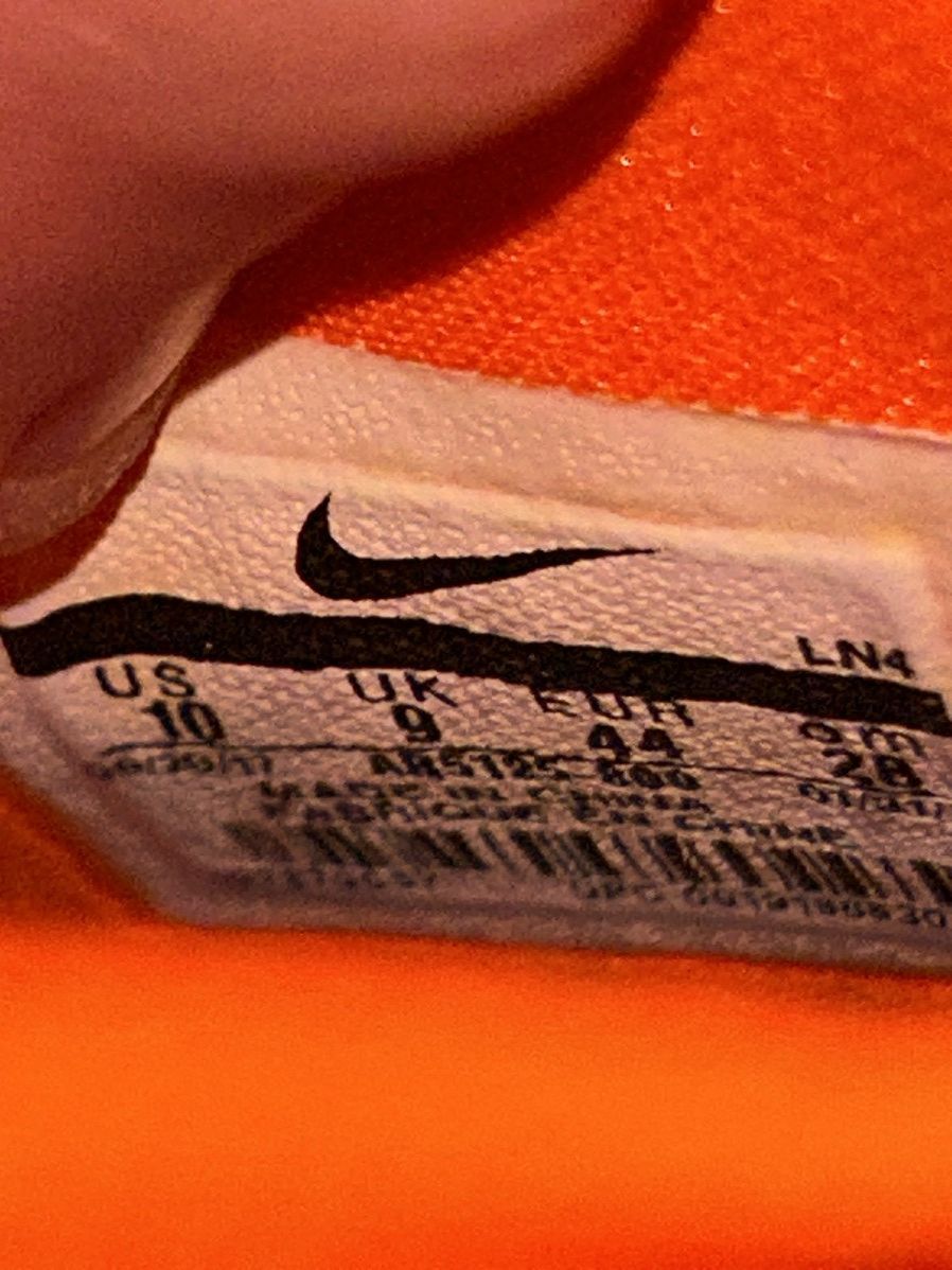 Nike Nike LeBron 15 Orange Box PE AR5125-800 10 SPECIAL EDITION Size US 10 / EU 43 - 11 Thumbnail