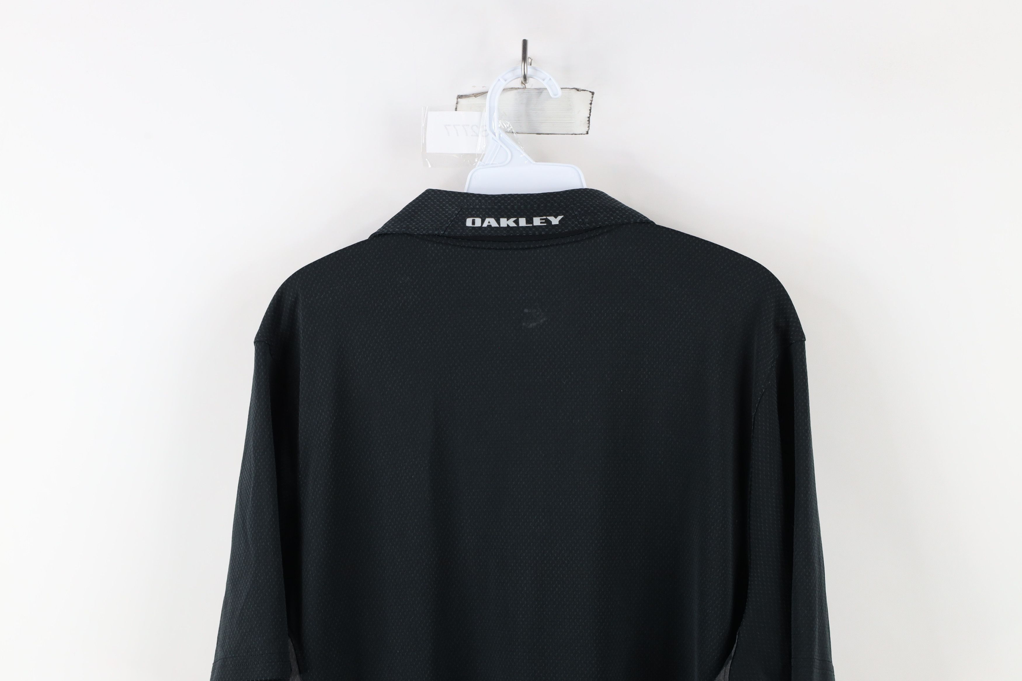 Oakley Vintage Oakley Geometric Vented Collared Polo Shirt Black Size US XL / EU 56 / 4 - 13 Thumbnail