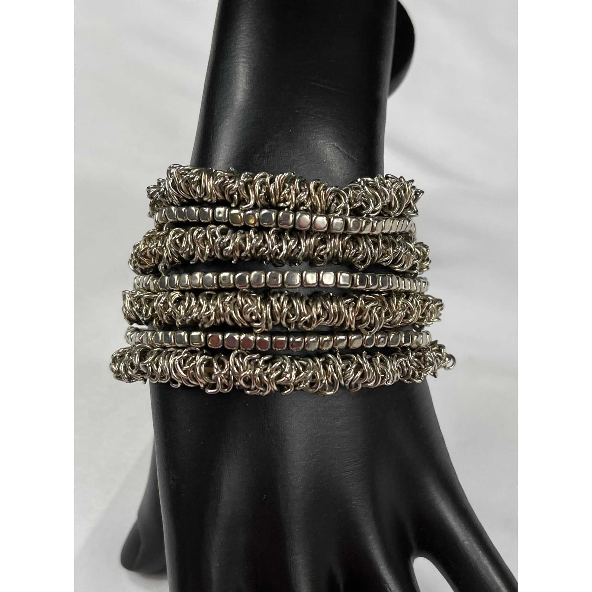 Vintage Vintage SKU 7890 Silver Tone Stretch Bracelet With Rhineston Size ONE SIZE - 2 Thumbnail