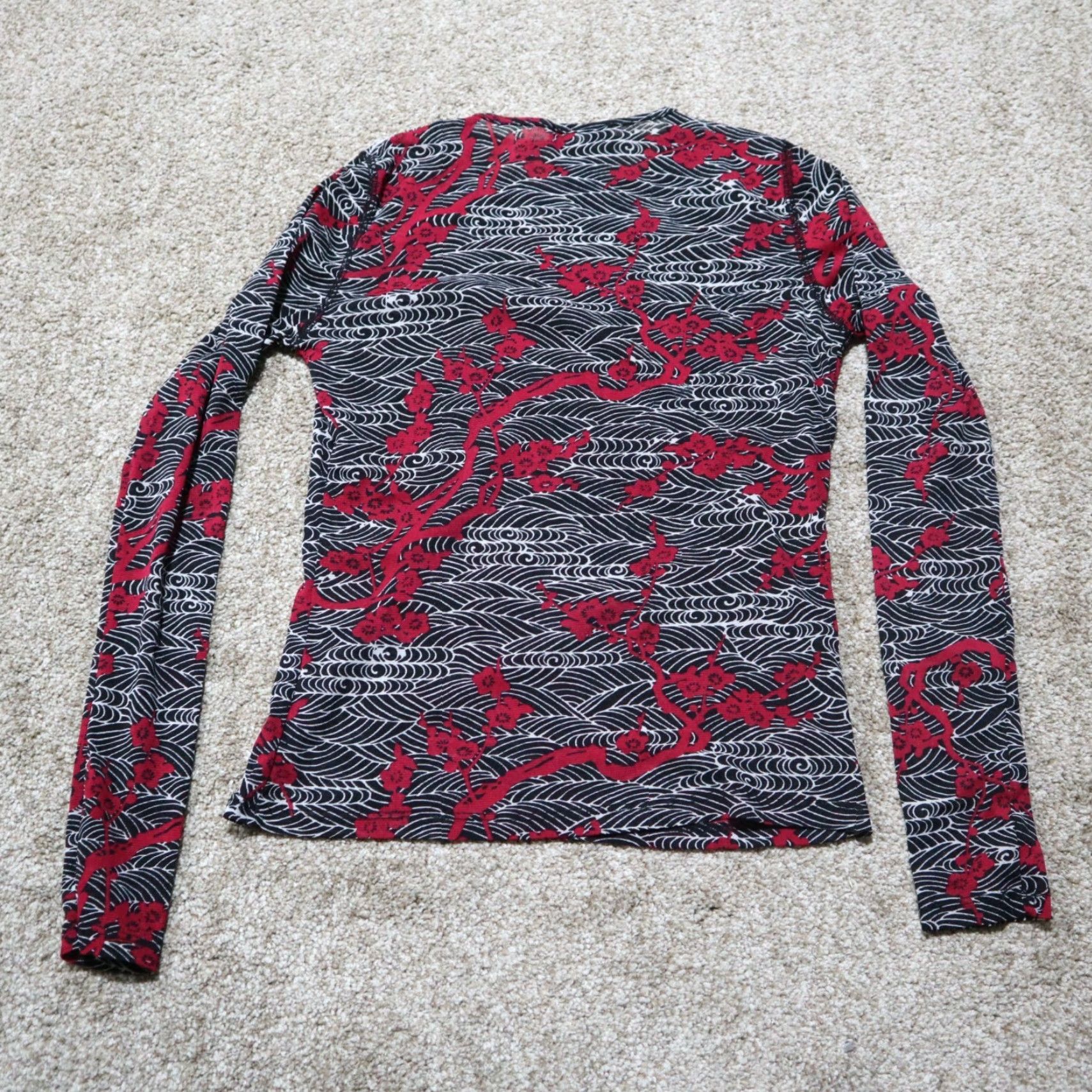 Kenneth Cole KENNETH COLE New York Red Flowers Black White Long Sleeve Shirt S Womens Knit Top Pullover Round Neck Multicolor Floral Casual Size S / US 4 / IT 40 - 7 Thumbnail