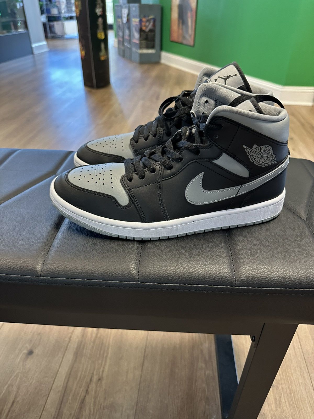 Nike Jordan 1 Mid Size US 10.5 / IT 40.5 - 3 Thumbnail