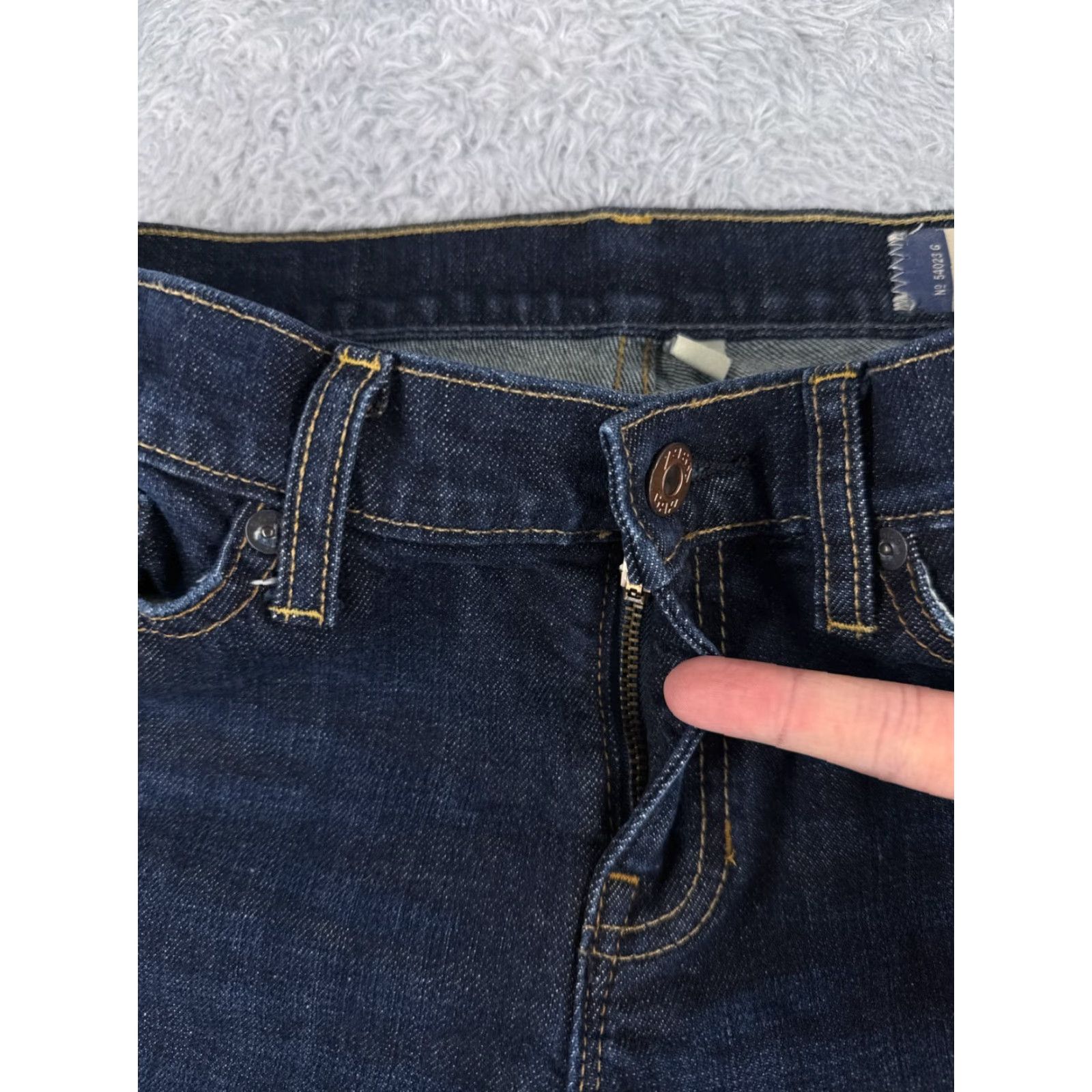 Gap GAP Jeans 4 L Blue Denim Botocut Low Dark Wash Cotton Blend 28x31 Womens Size 27" / US 4 / IT 40 - 5 Thumbnail