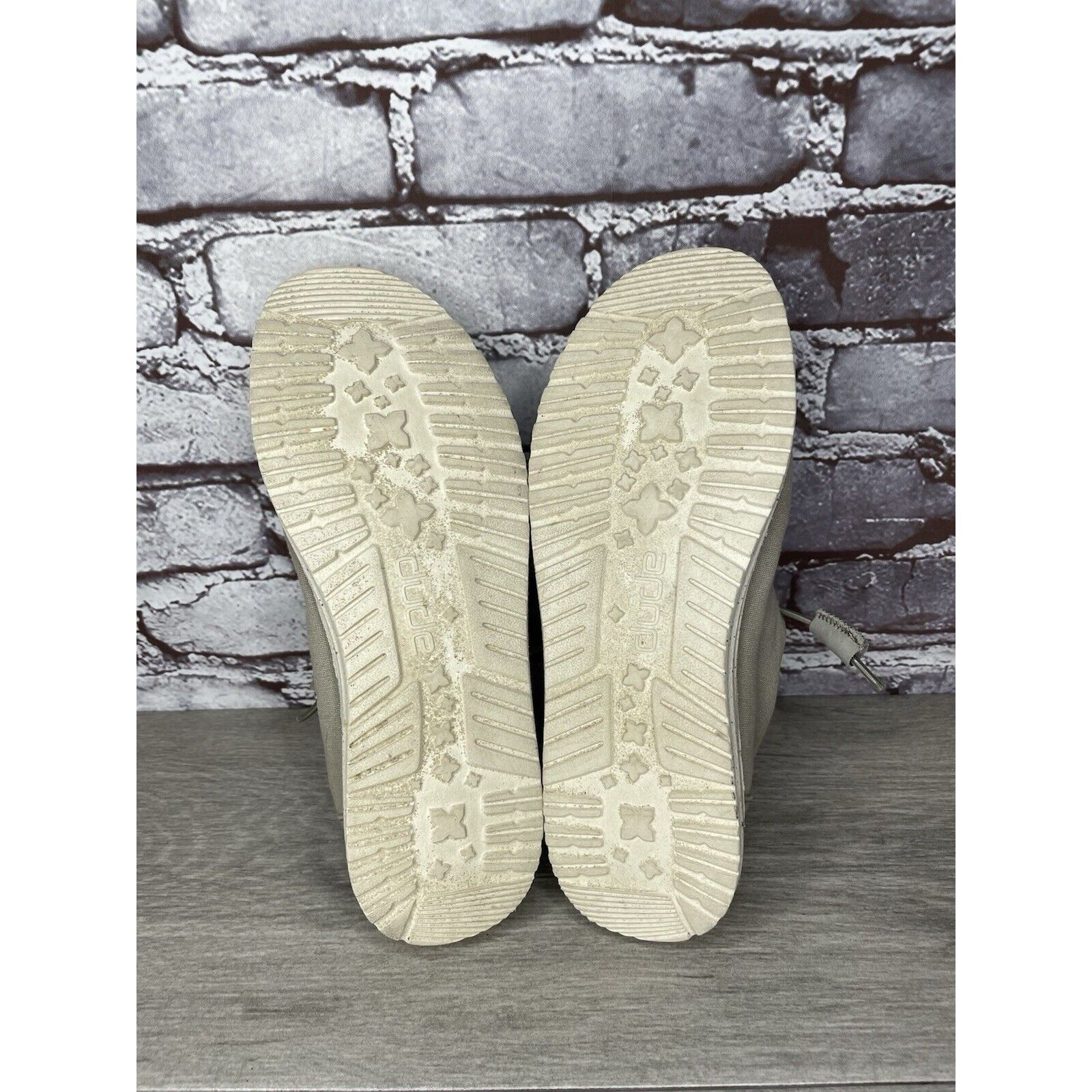 Other Hey Dude Wendy Grey Canvas Fabric Lace Lightweight Sneakers Size US 7 / IT 37 - 16 Thumbnail
