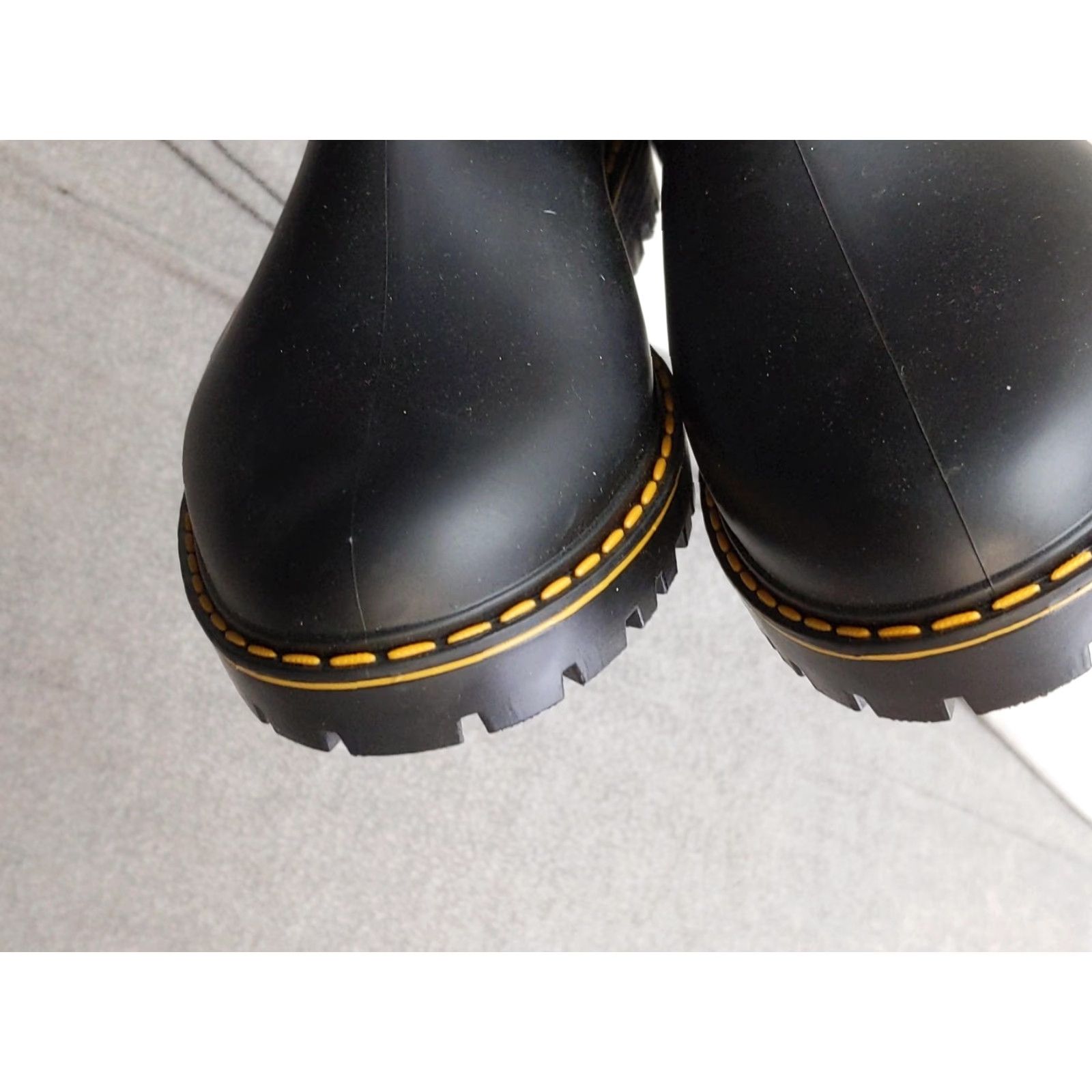 Vintage Igor Boots Womens 7.5 Black Synthetic Chelsea Ankle Waterproof Lug Sole XS? Size US 8 / IT 38 - 7 Thumbnail