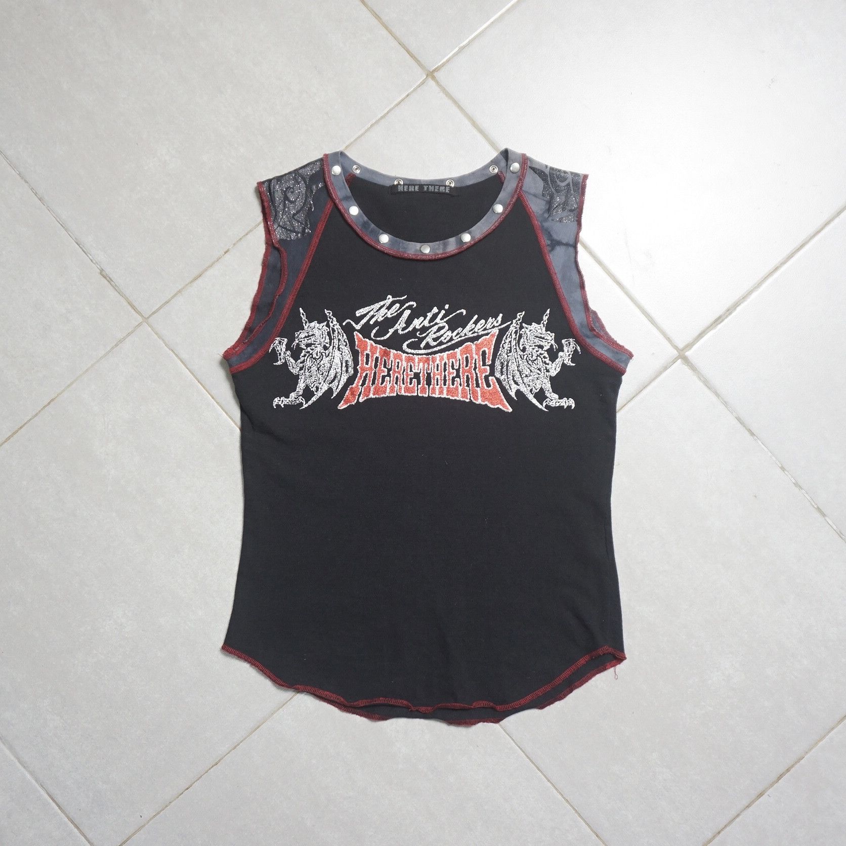 Japanese Brand Here there Y2K sleevless Size US S / EU 44-46 / 1 - 1 Thumbnail