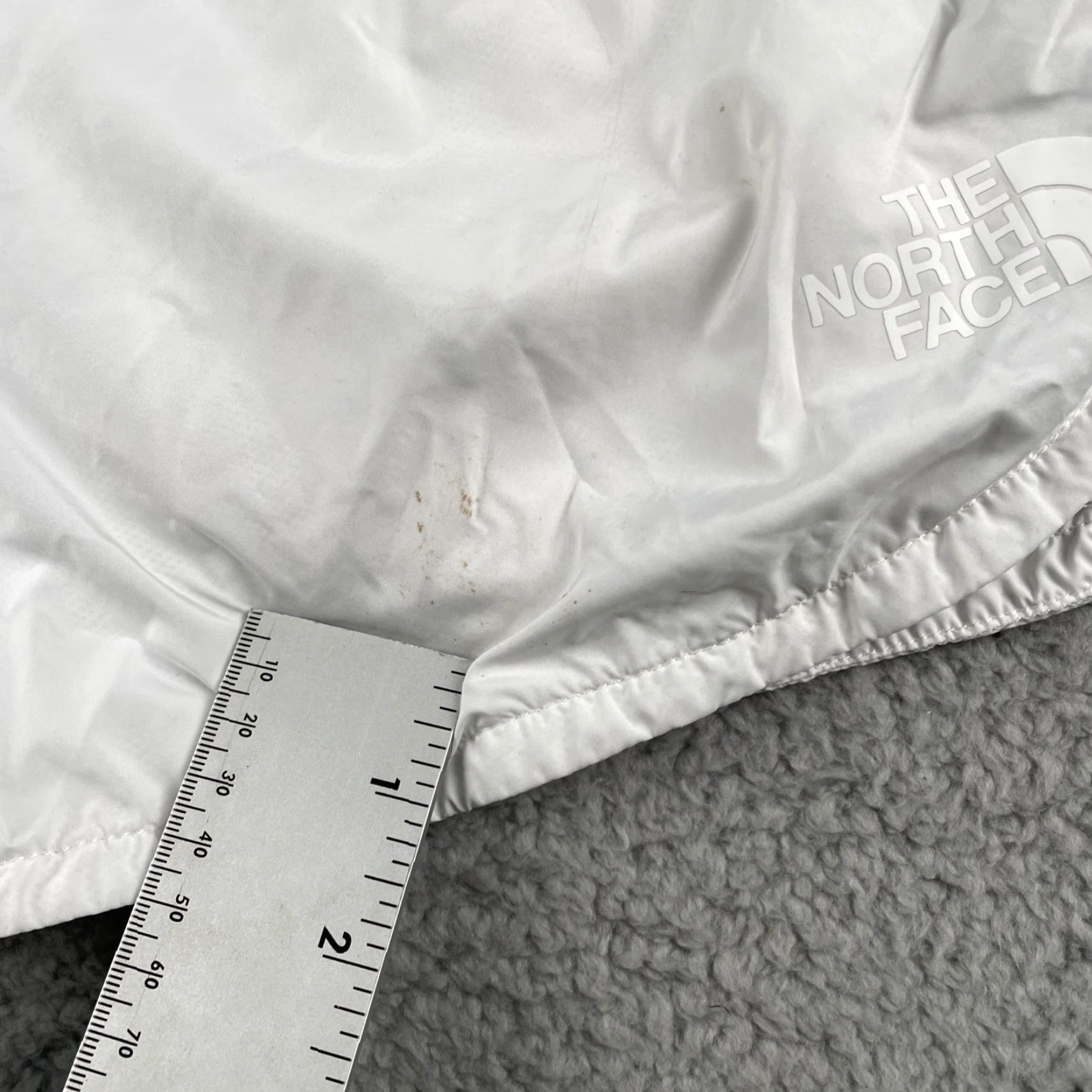 The North Face VINTAGE The North Face Hydrenaline Windfall Fitness Shorts Womens XL Draw String White Size 40" / US 18 - 7 Thumbnail