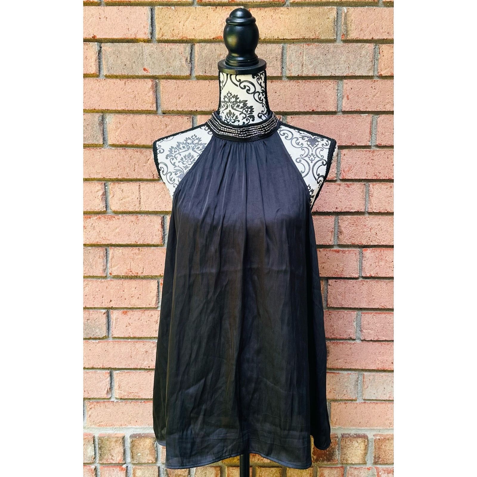 Other NWT Torrid Black Satin Halter Top Beaded Collar 00 Size XL / US 12-14 / IT 48-50 - 1 Thumbnail