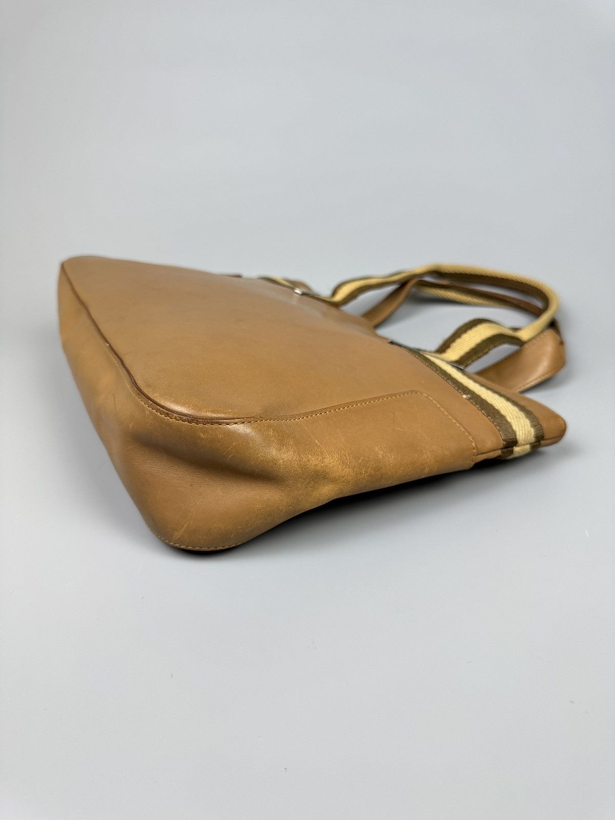 Gucci Gucci - Vintage Sherry Line Leather Beige Hand Bag Size ONE SIZE - 5 Thumbnail