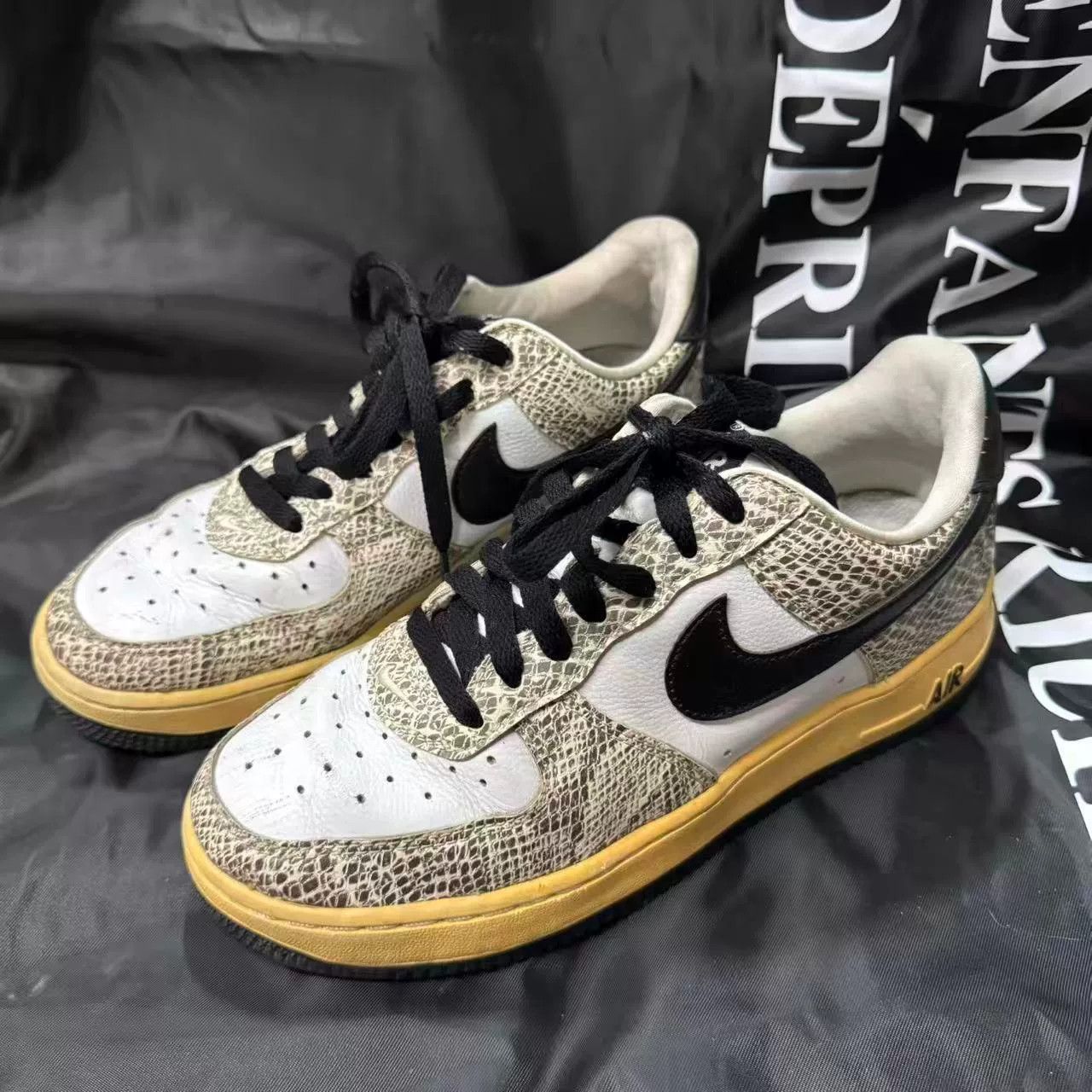 Nike Nike White Lowtop Sneakers 39 Men Size US 6.5 / EU 39-40 - 1 Thumbnail