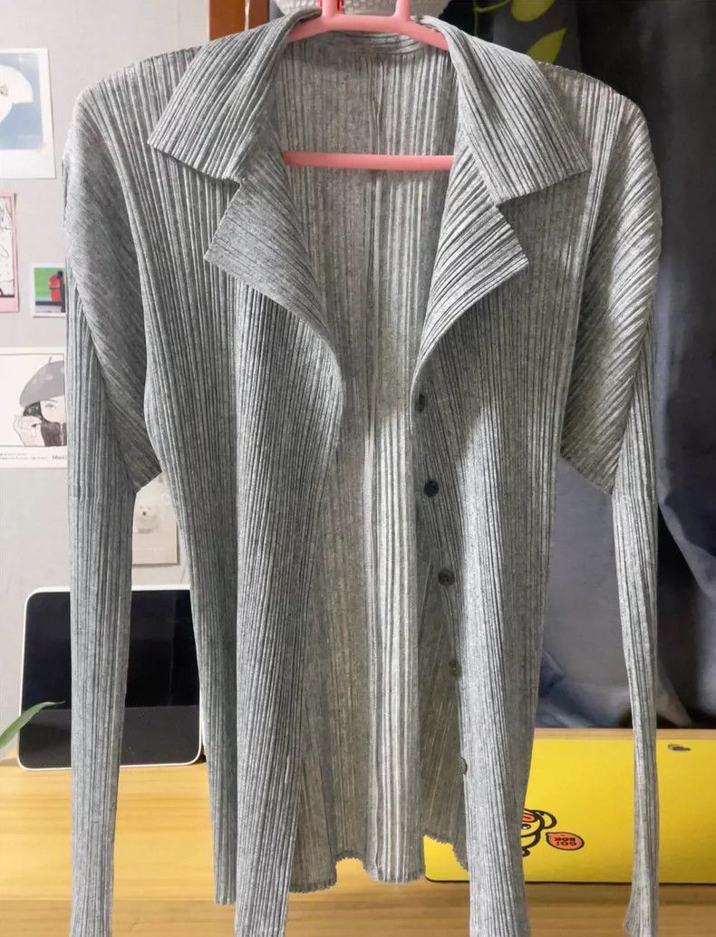 Issey Miyake Issey Miyake size:3 Grey pleated coat Size XS / US 0-2 / IT 36-38 - 1 Thumbnail