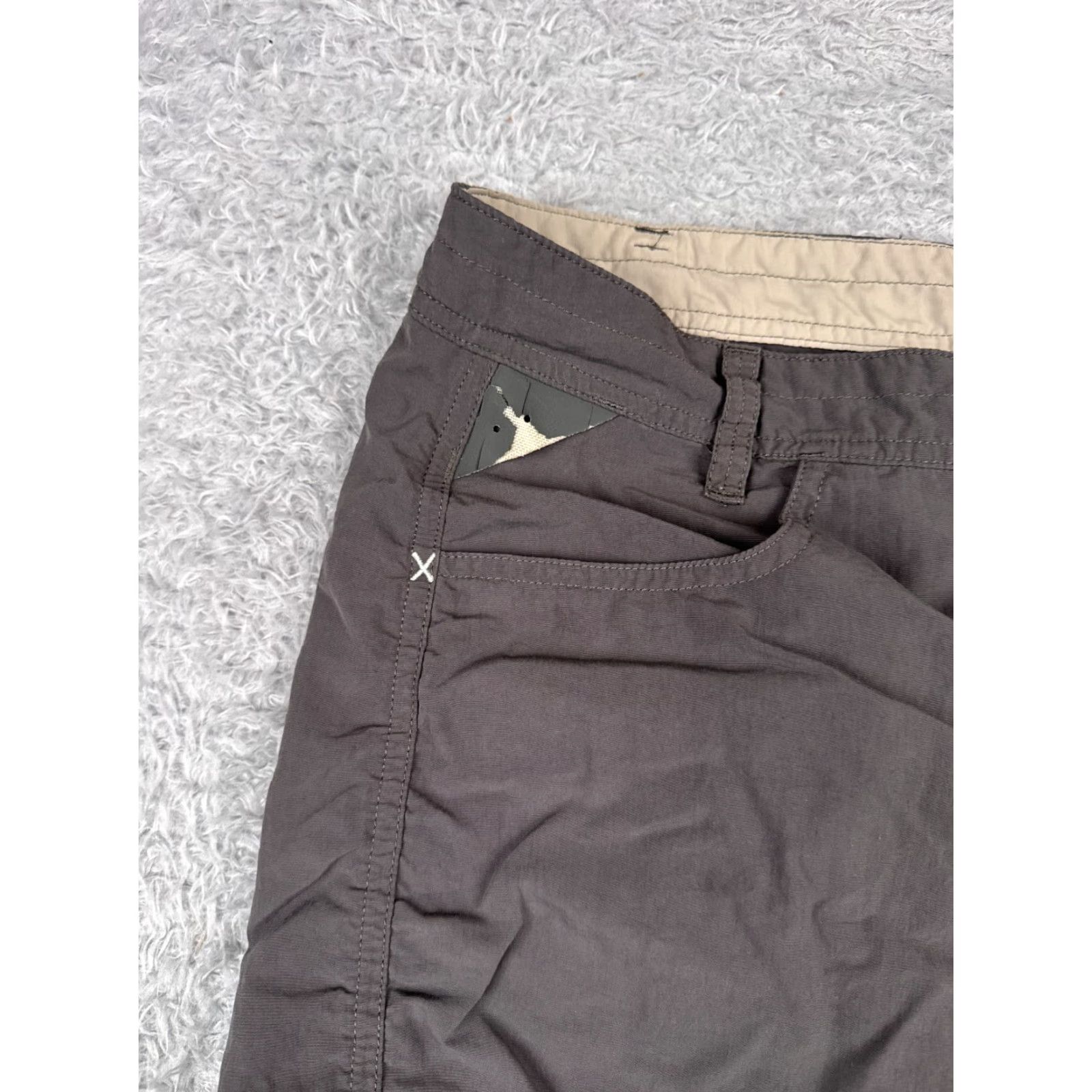 Patagonia Patagonia Shorts Womens 8 Gray Cargo Away From Home Shorts Hike Walk Camp 32x9 Size 30" / US 8 / IT 44 - 3 Thumbnail