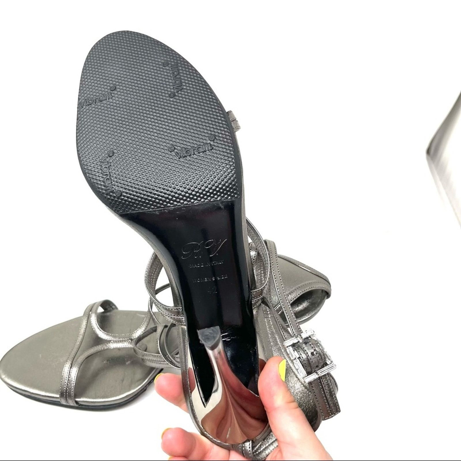 Roger Vivier Roger Vivier Metallic Silver strap summer heel sandals 42 11 Size US 11 / IT 41 - 8 Thumbnail