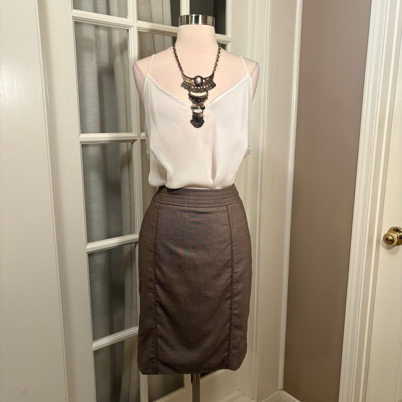 White House Black Market White House Black Market Brown Pleated-Back Skirt - Size 4 Size 27" / US 4 / IT 40 - 1 Thumbnail