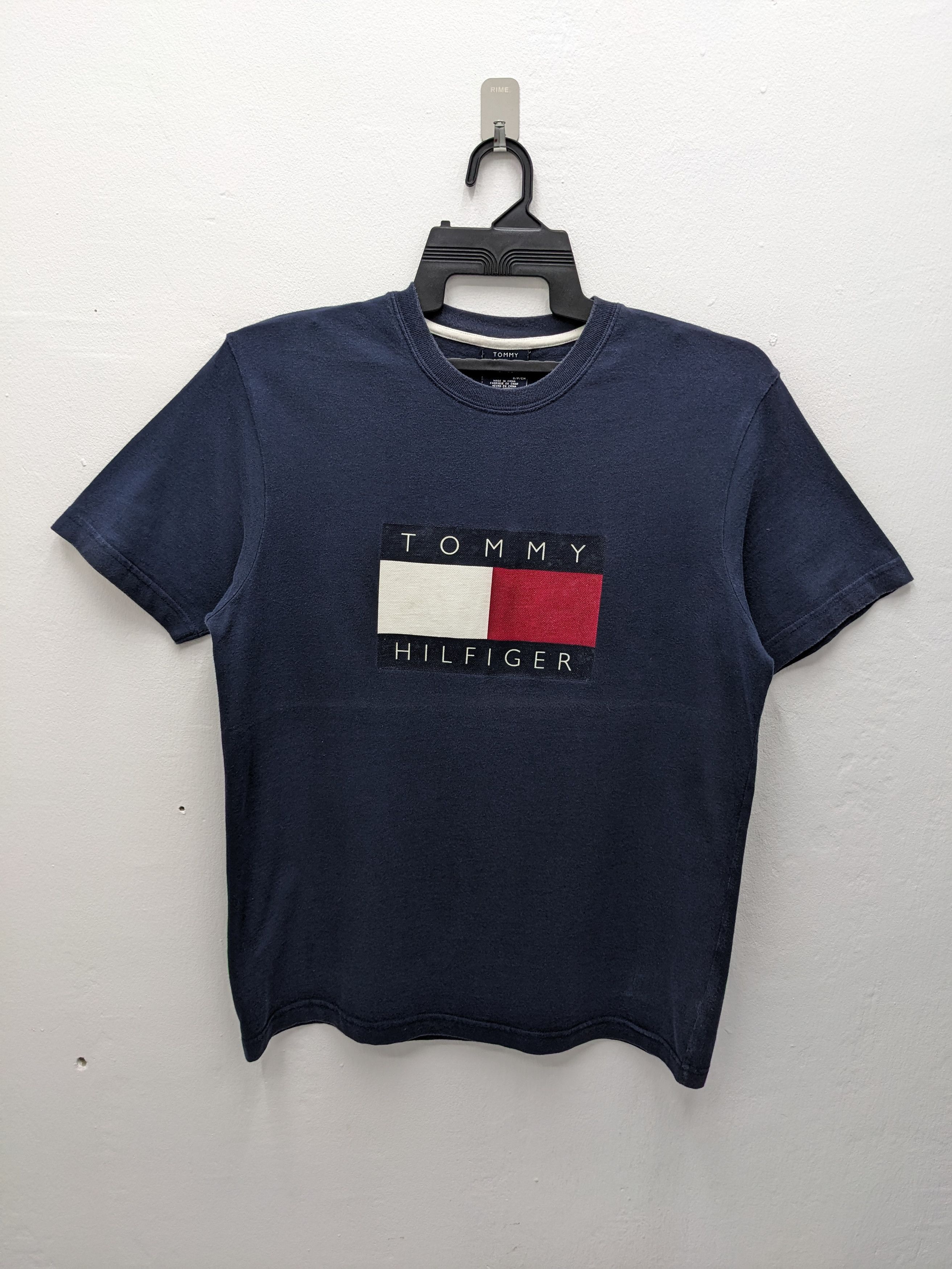 Tommy Hilfiger VINTAGE TOMMY HILFIGER BIG LOGO TSHIRT Size US M / EU 48-50 / 2 - 2 Thumbnail