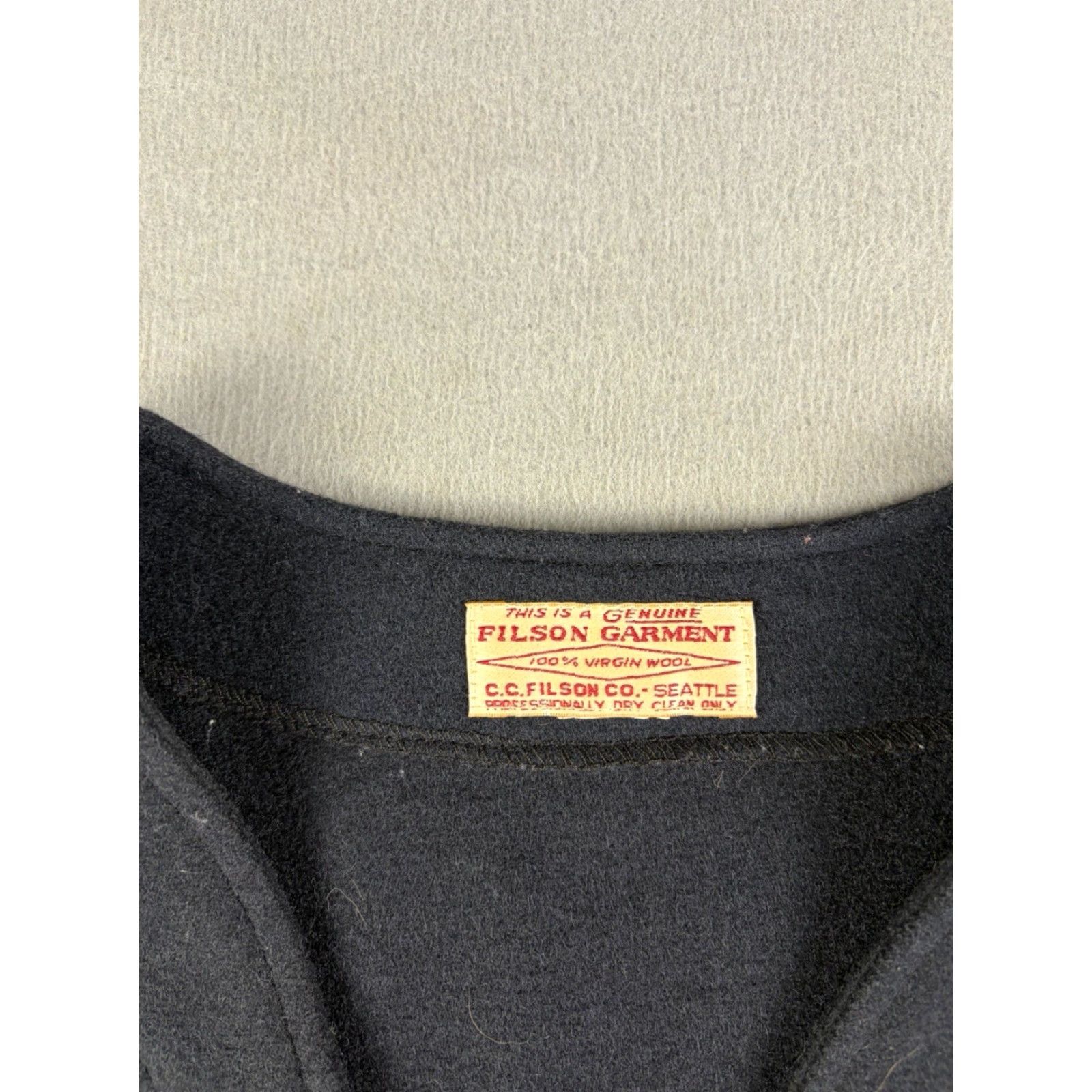 Filson VINTAGE Filson Vest Mackinaw Wool Dark Blue 46-48 USA Hunting 90s Mens Wool Knit Solid Pockets Jacket/Coat Length Mid-Length Outdoor Workwear Size US M / EU 48-50 / 2 - 4 Thumbnail