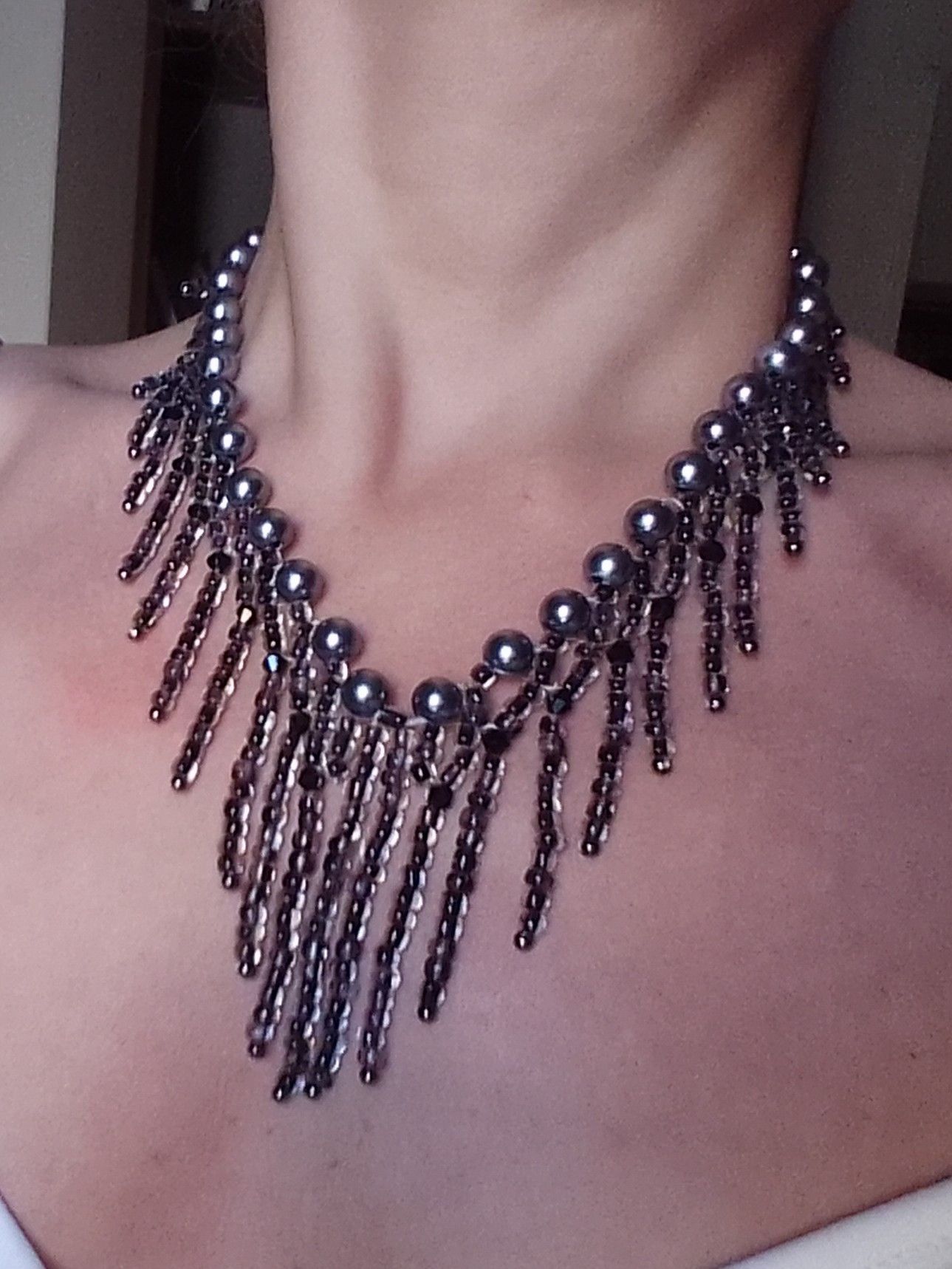 Handmade Beaded Necklace Black Bangs Pearls V shape Size ONE SIZE - 6 Thumbnail