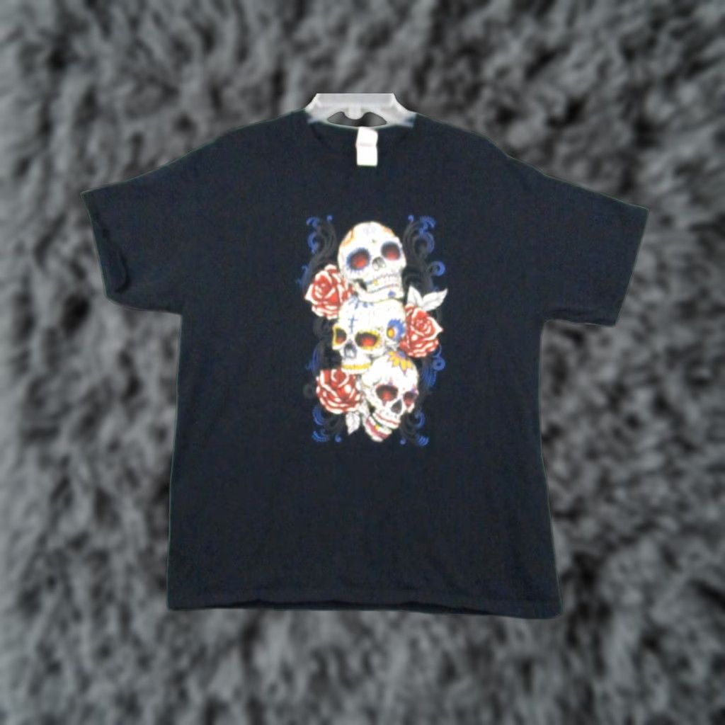 Gildan Day Of The Dead Shirt Large Adult Black Short Sleeve 3 Skulls Roses Gildan Tshirt Mens L Black Skull Roses Gildan Shirt Size US L / EU 52-54 / 3 - 1 Thumbnail