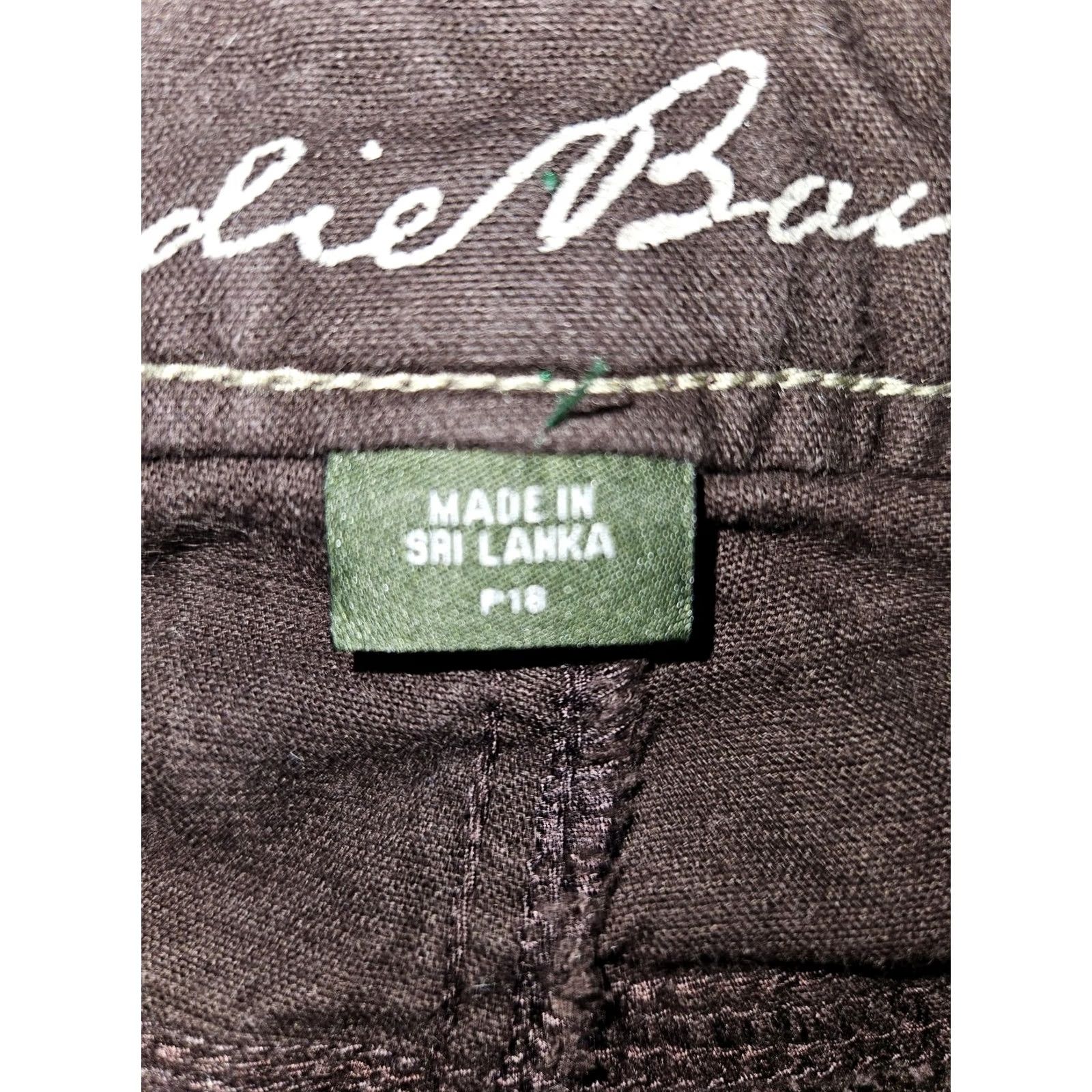 Eddie Bauer Eddie Bauer Pants Womens 18Petite Brown Corduroy Slightly Curvy Flared Knit? (Note: This line may be replaced with the final title below) Size 40" / US 18 - 2 Thumbnail