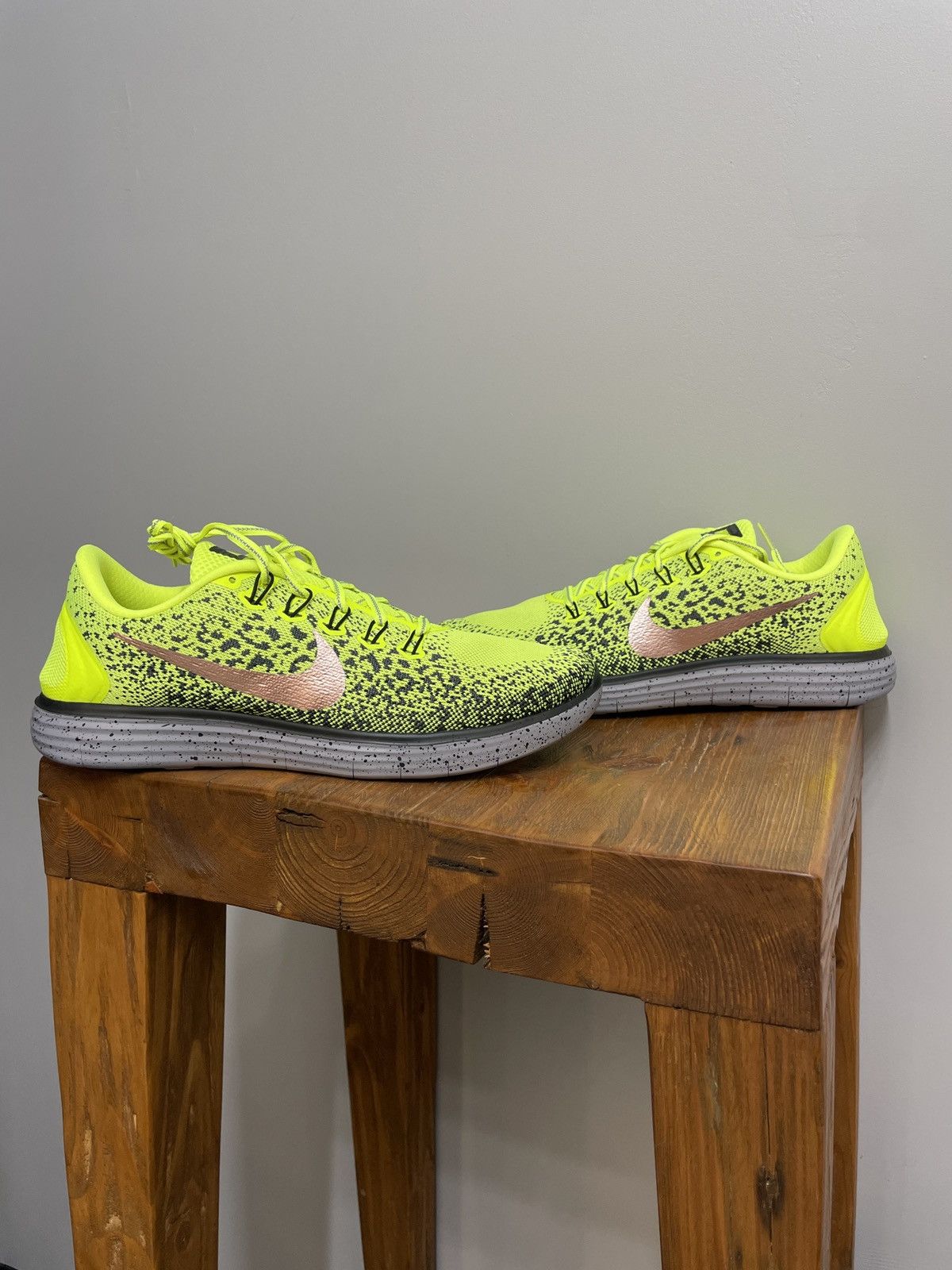 Nike Nike Free Run Distance Shield Size US 10.5 / EU 43-44 - 1 Thumbnail