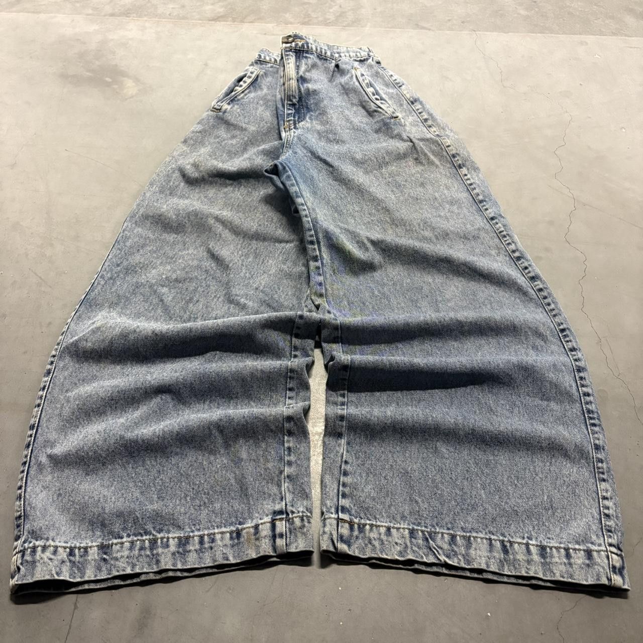 Vintage Crazy Vintage Y2K/2000s Super Baggy Wideleg Medium Wash Adjustable Waist Denim Jeans! Size US 30 / EU 46 - 1 Thumbnail