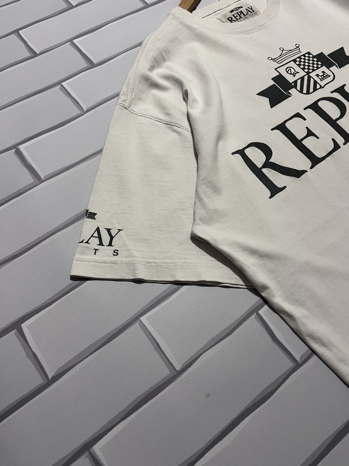 Replay 💥 Replay “Shirts” Crest Logo Tee 90s Made in Italy Size US L / EU 52-54 / 3 - 5 Thumbnail