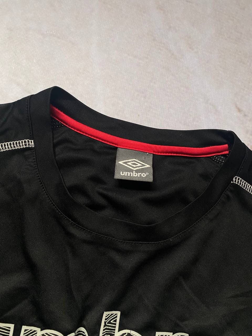 Umbro × Vintage Vintage Umbro Essentials Y2K Logo Sport Jersey Tee Size US XL / EU 56 / 4 - 4 Thumbnail
