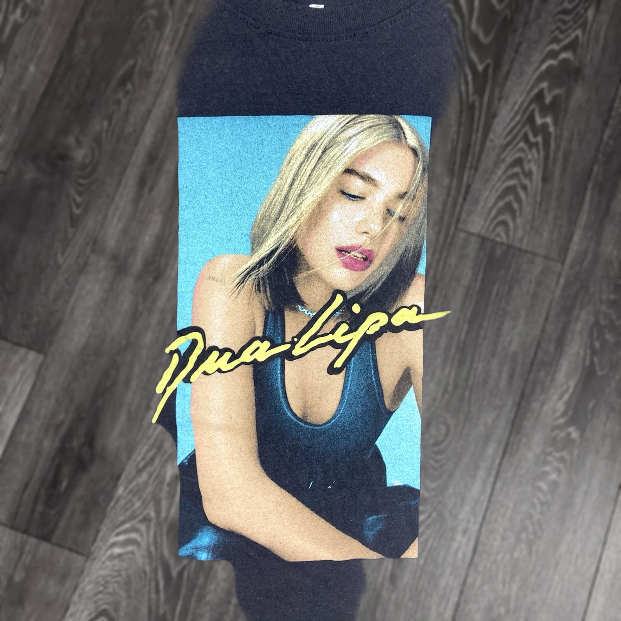 Vintage Dua Lipa Shirt Women Small Black Short Sleeve Crew Neck T-Shirt Music Size S / US 4 / IT 40 - 1 Thumbnail