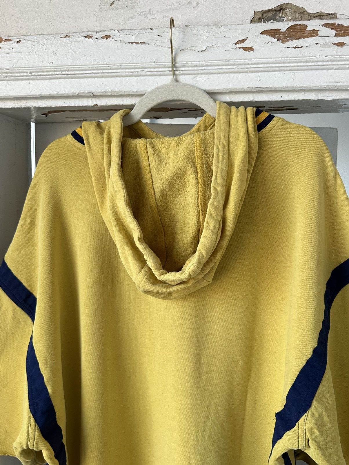 Vintage Vintage 90s Adidas Basketball Yellow Torn Oversized Hoodie Size US L / EU 52-54 / 3 - 11 Thumbnail
