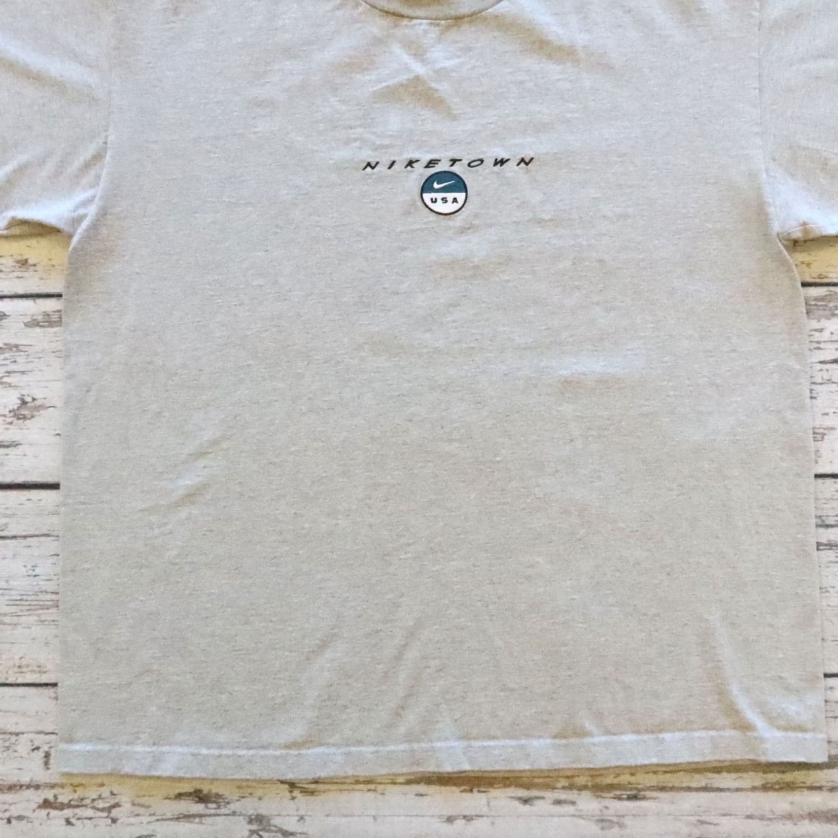 Nike Vintage Nike Town USA T-Shirt XL Gray Men's XL T-Shirt 90s Nike Town USA Tshirt Tee Shirt Pre-owned Gray Mens XL Vintage 90s Size US XL / EU 56 / 4 - 3 Thumbnail