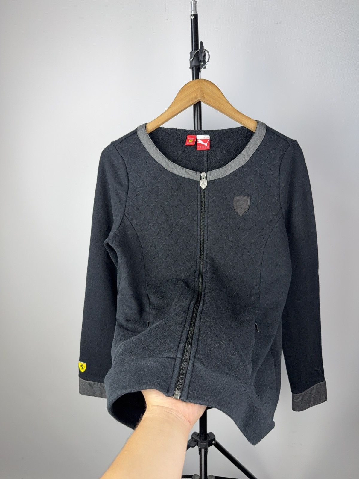Ferrari Vintage 00s Faded Ferrari x Puma full zip sweatshirt Size L / US 10 / IT 46 - 8 Thumbnail