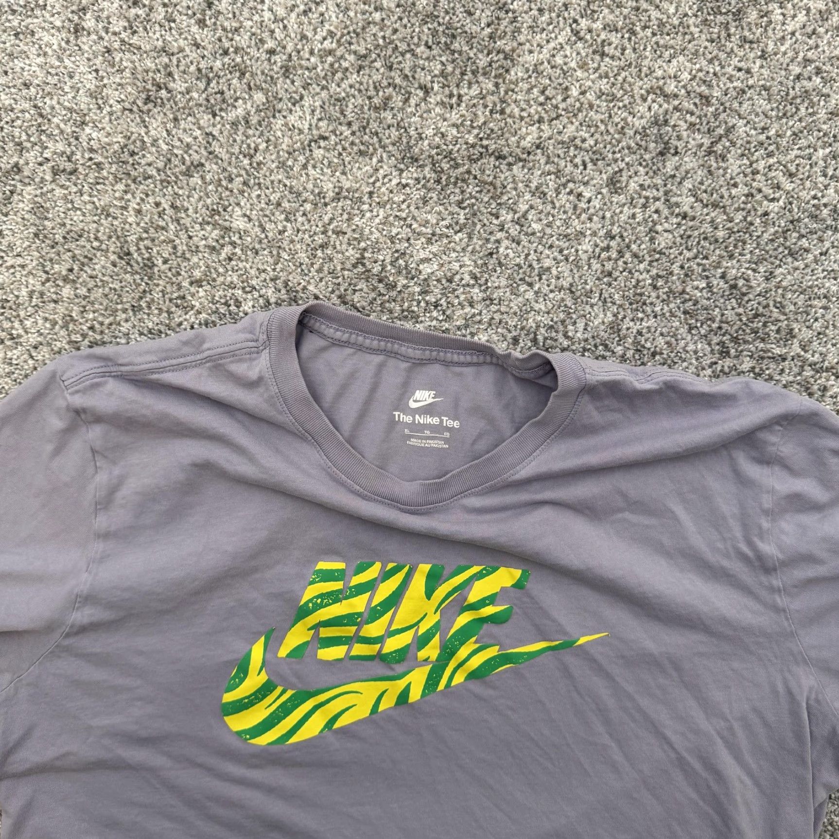 Nike Nike Shirt Mens XL Gray Green Yellow Swoosh Logo Tee The Nike Tee Cotton Size US XL / EU 56 / 4 - 4 Thumbnail