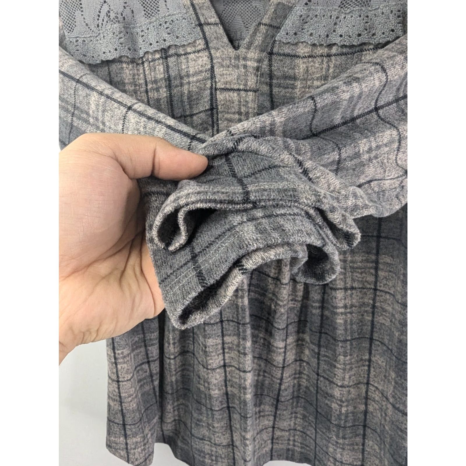 Vintage Cocomo Blouse Women's Small Plaid Long Sleeve V-Neck Tunic Gray Size S / US 4 / IT 40 - 2 Thumbnail