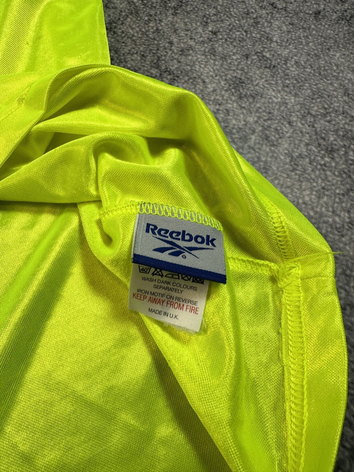 Reebok × Vintage Vintage Reebok Big Logo T-shirt Streetwear Rare Casual L Size US L / EU 52-54 / 3 - 5 Thumbnail