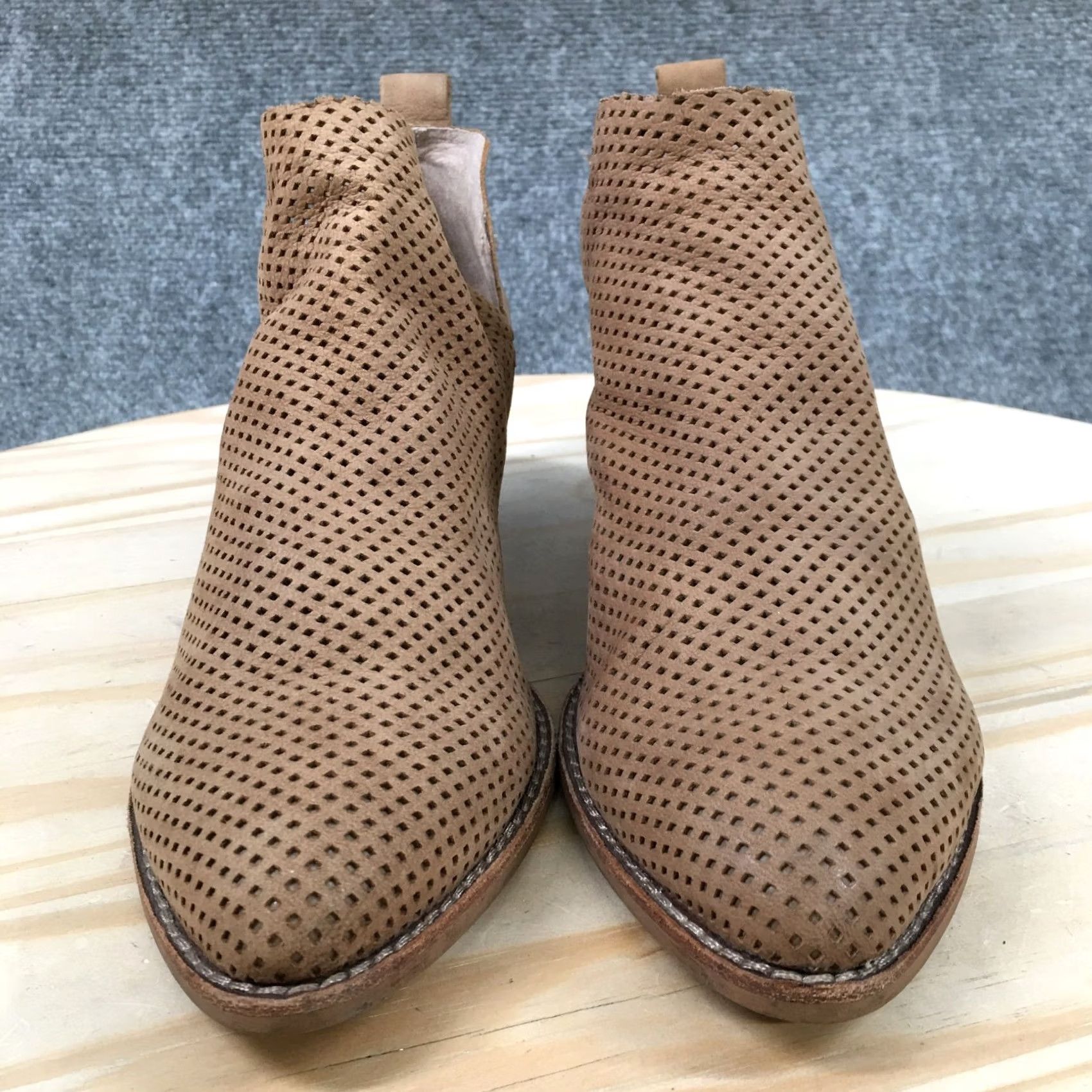 Dolce Vita Dolce Vita Boots Women 8 Brown Sonya Almond Toe Slip On Perforated Leather Ankle Bootie Size US 8 / IT 38 - 5 Thumbnail