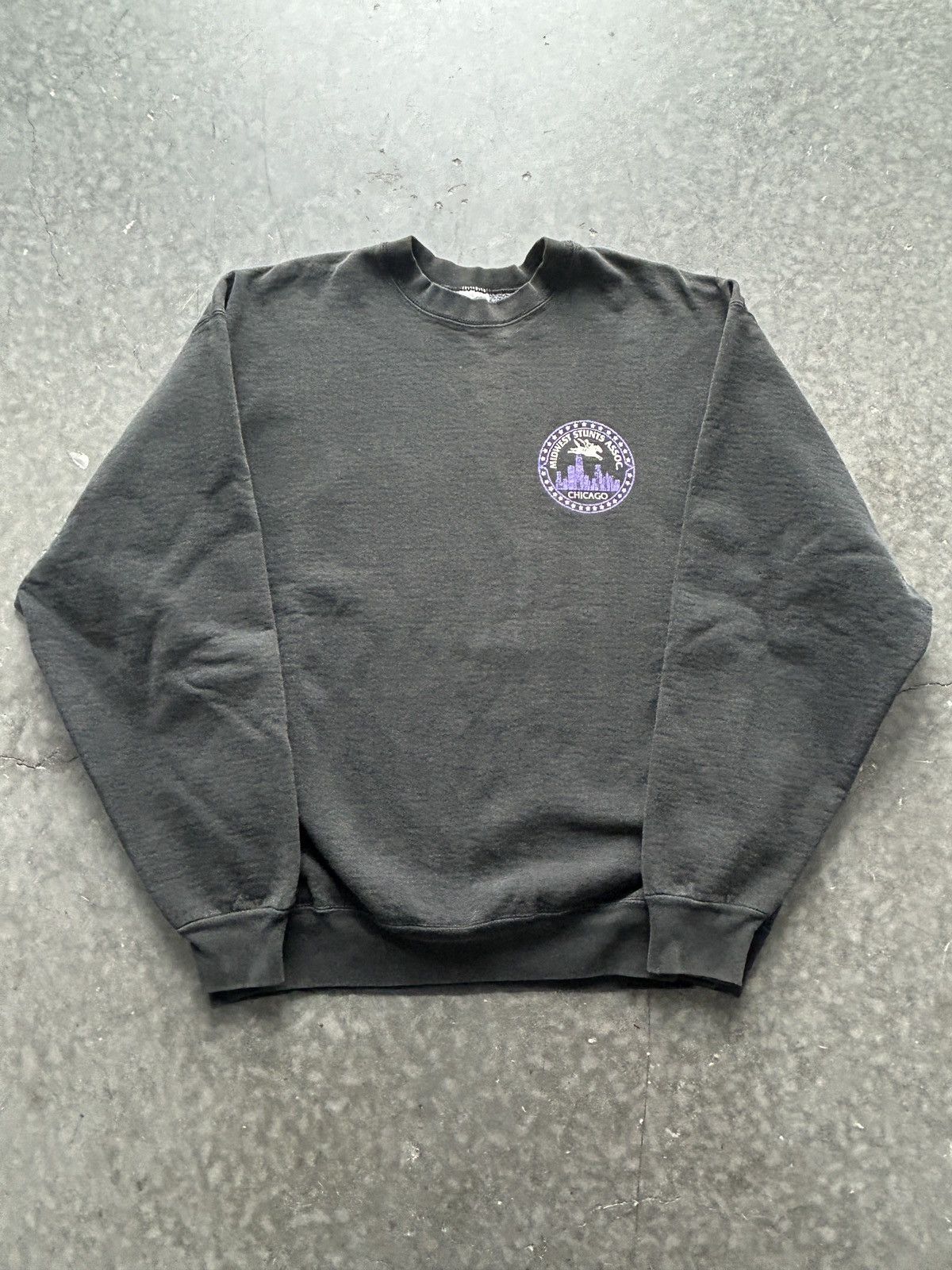 Fruit Of The Loom Vintage 90s Midwest Stunts Association Chicago Sweatshirt Size US XL / EU 56 / 4 - 1 Thumbnail
