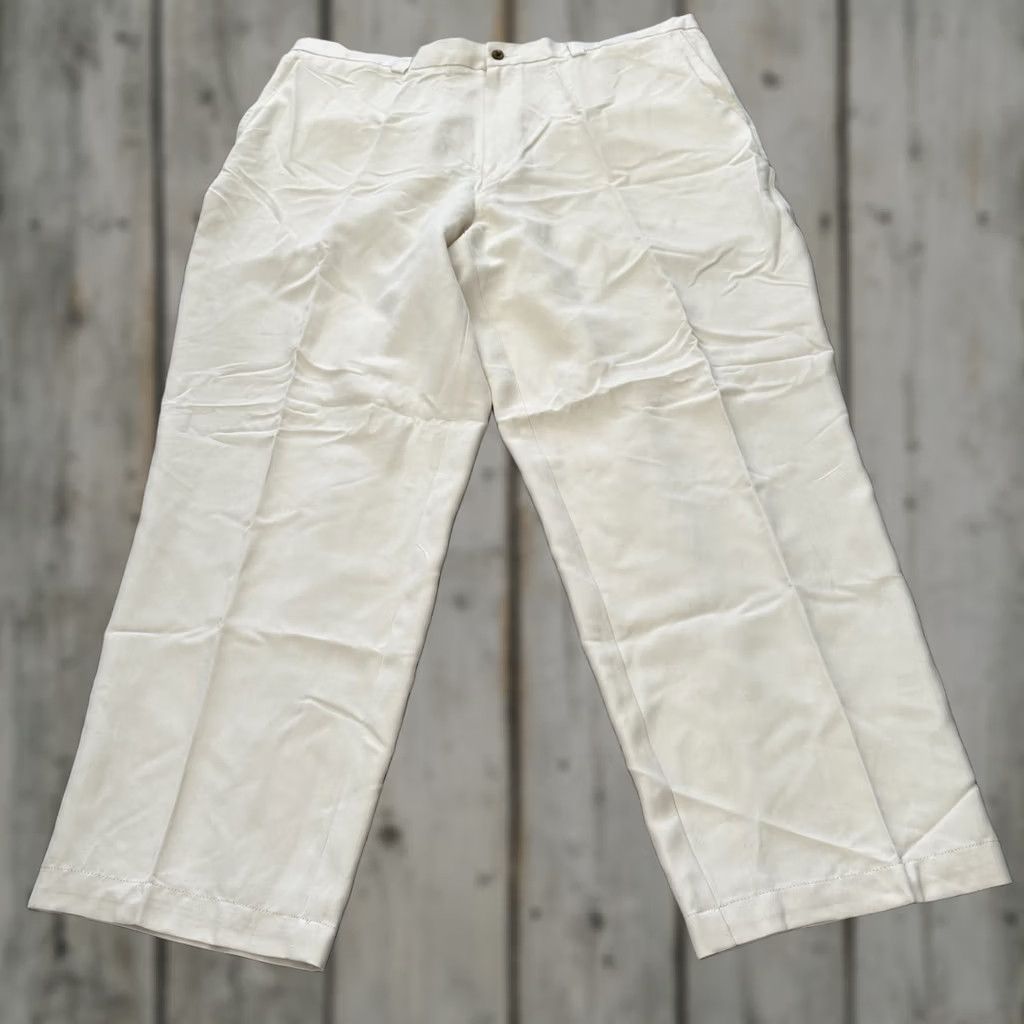 Roundtree & Yorke VINTAGE Roundtree & Yorke Caribbean Silk Pants Mens 42x32 Ivory Flat Front Khakis Casual/Business 42 Beige Solid Mens Size US 42 / EU 58 - 1 Thumbnail