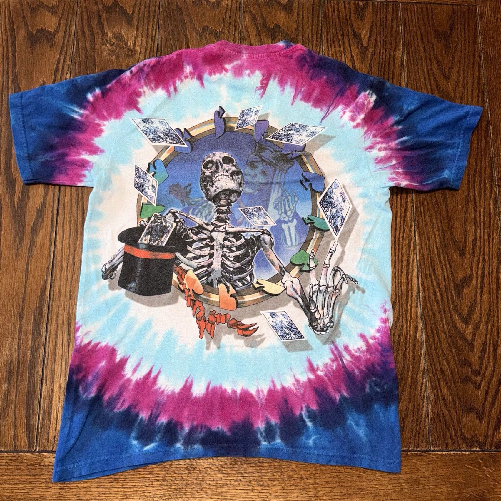 Liquid Blue VINTAGE Grateful Dead Queen of Spades Magician Liquid Blue T Shirt Small Mens 90s Blue Cotton Short Sleeve Crew Neck Graphic Print 1999 Size US S / EU 44-46 / 1 - 7 Thumbnail
