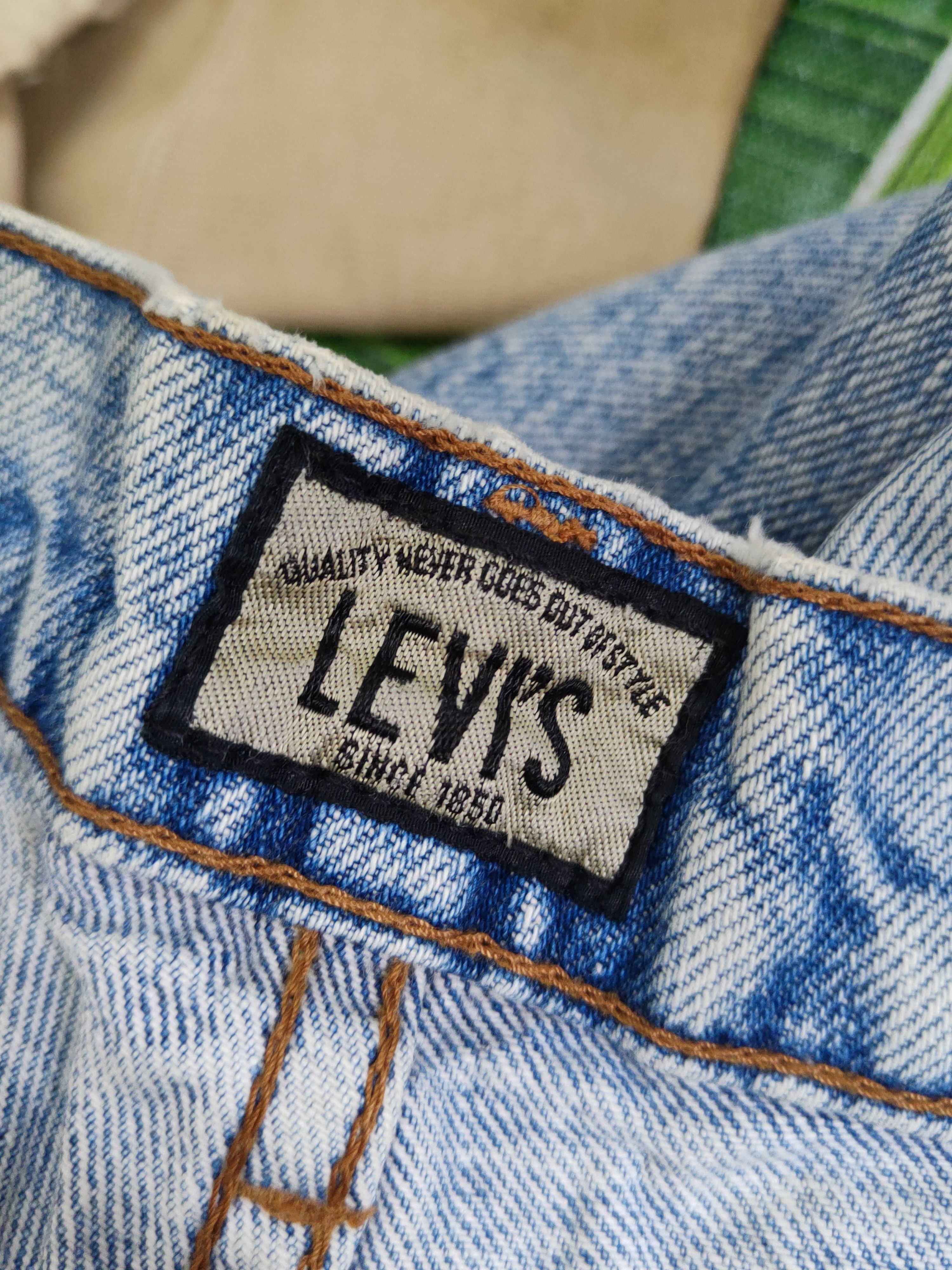Levi's Levi's Light Blue vintage Distressed Ripped Jeans #1566 Size US 31 - 17 Thumbnail