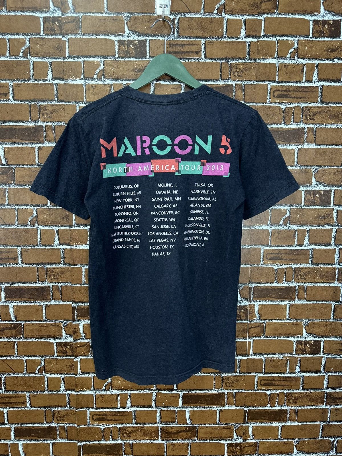 Band Tees Maroon 5 North America Tour 2013 Tshirt A1007 Size US S / EU 44-46 / 1 - 3 Thumbnail