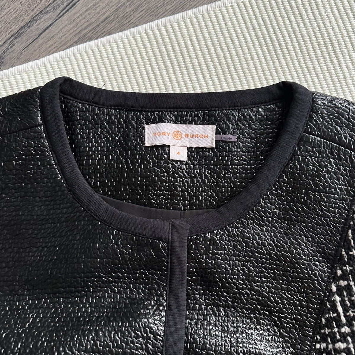 Tory Burch TORY BURCH Daria Faux Patent Leather Black Cropped Blazer Size S / US 4 / IT 40 - 3 Thumbnail