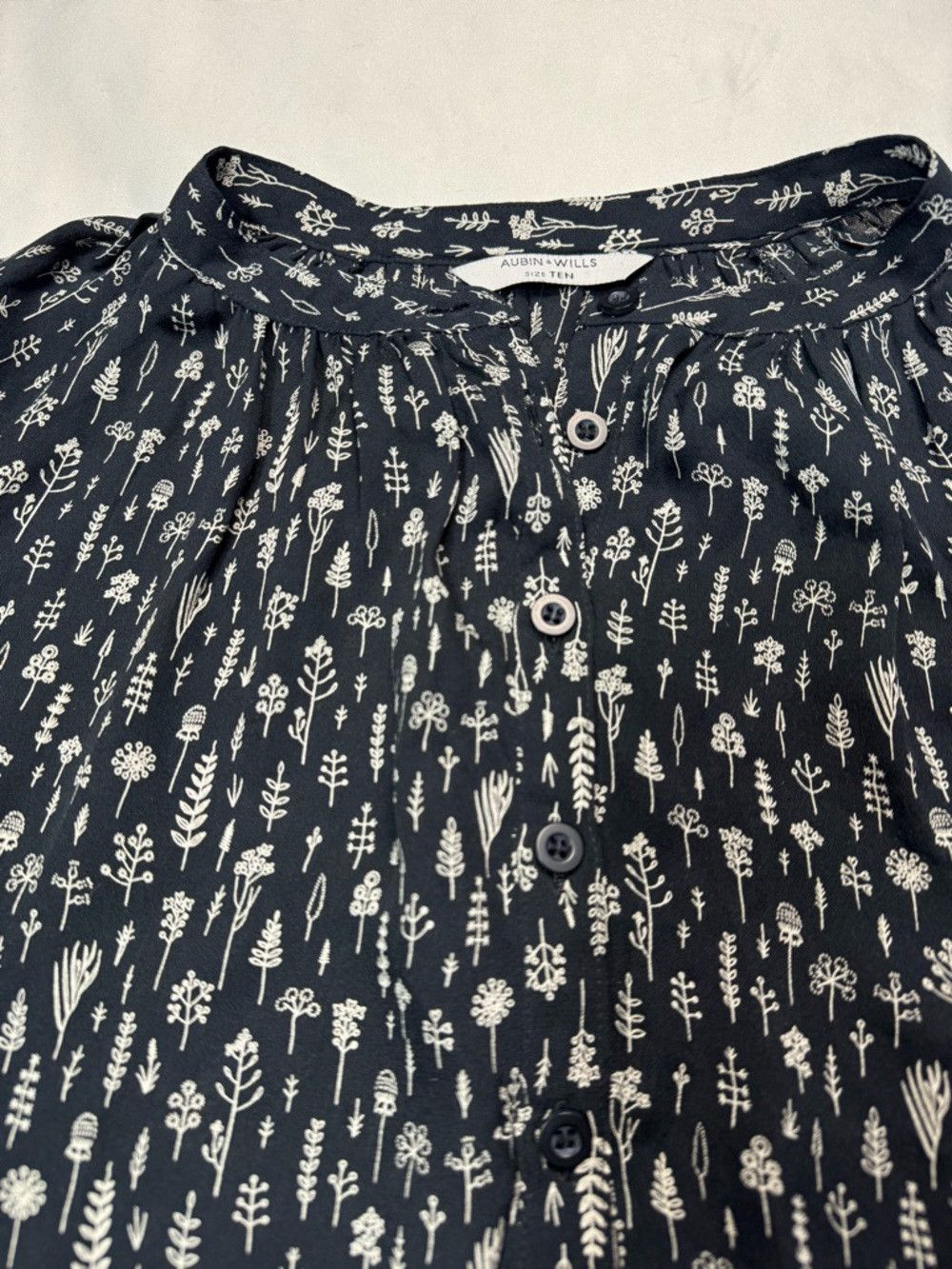 Other Aubin & Wills 100% Silk Black Floral Print Blouse Size 10 Size L / US 10 / IT 46 - 5 Thumbnail